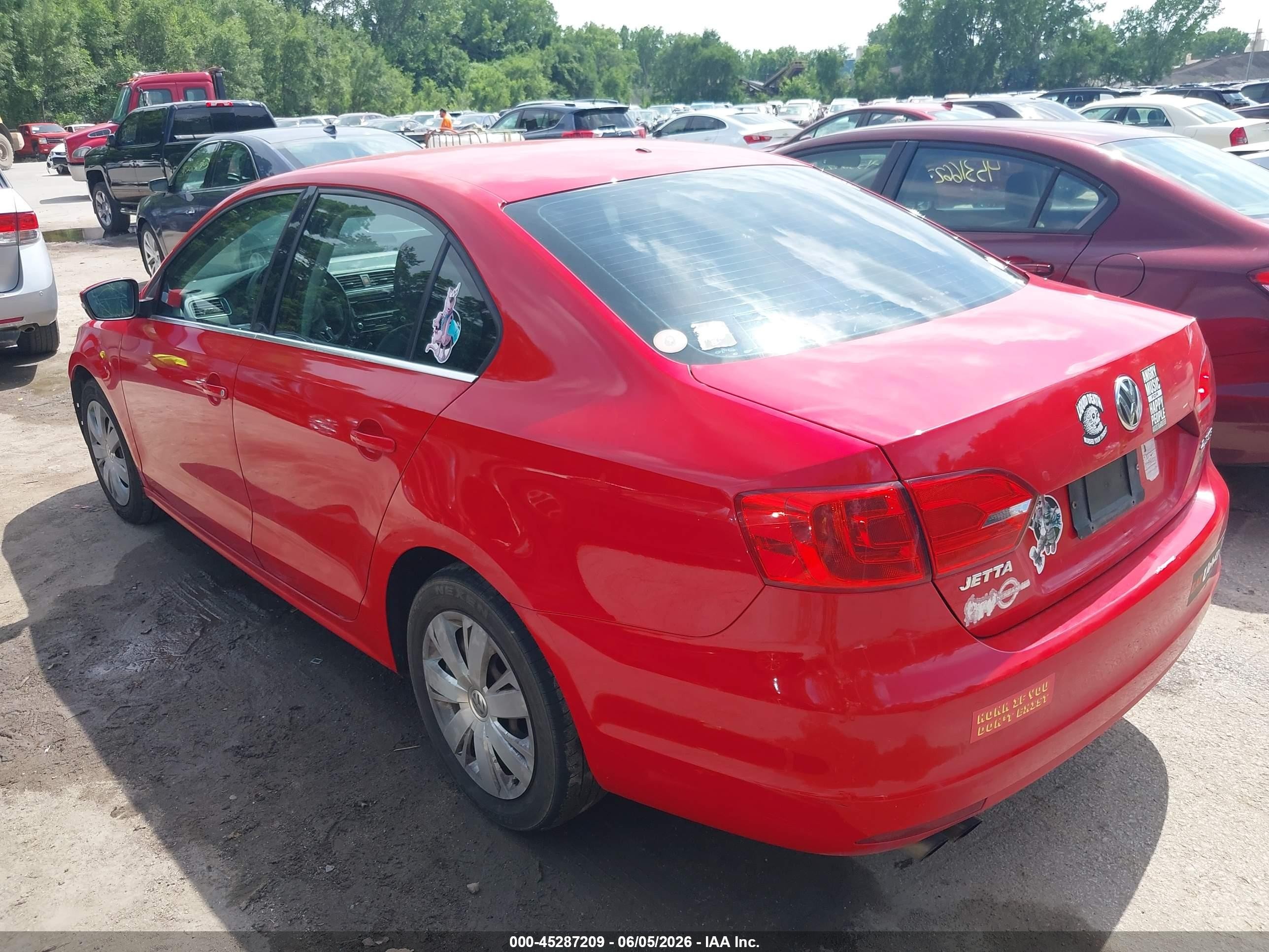 2013 Volkswagen Jetta 2.5l Se Red vin: 3VWBP7AJ3DM385980
