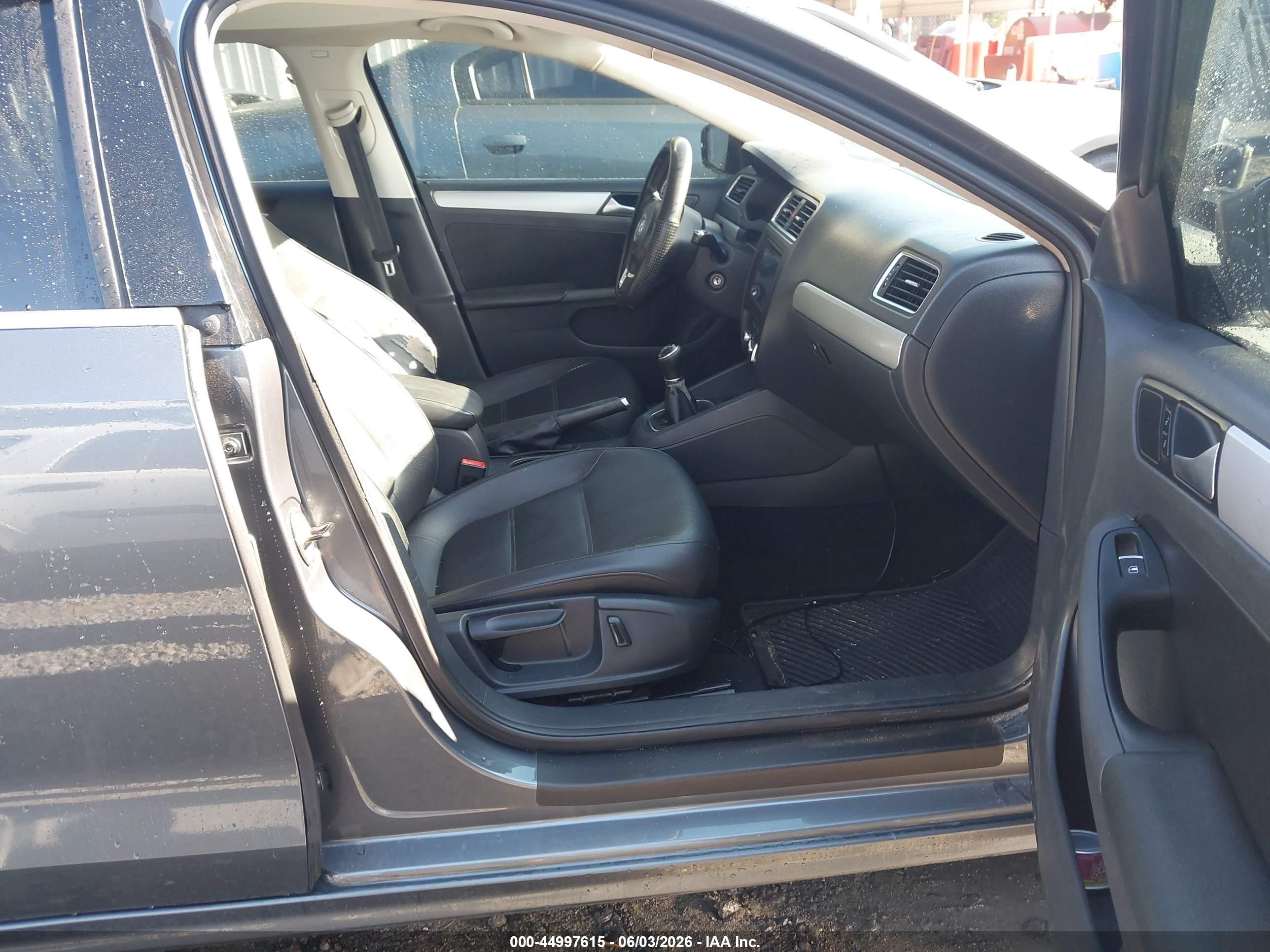 2013 Volkswagen Jetta 2.5l Se Gray vin: 3VWBP7AJ3DM446812