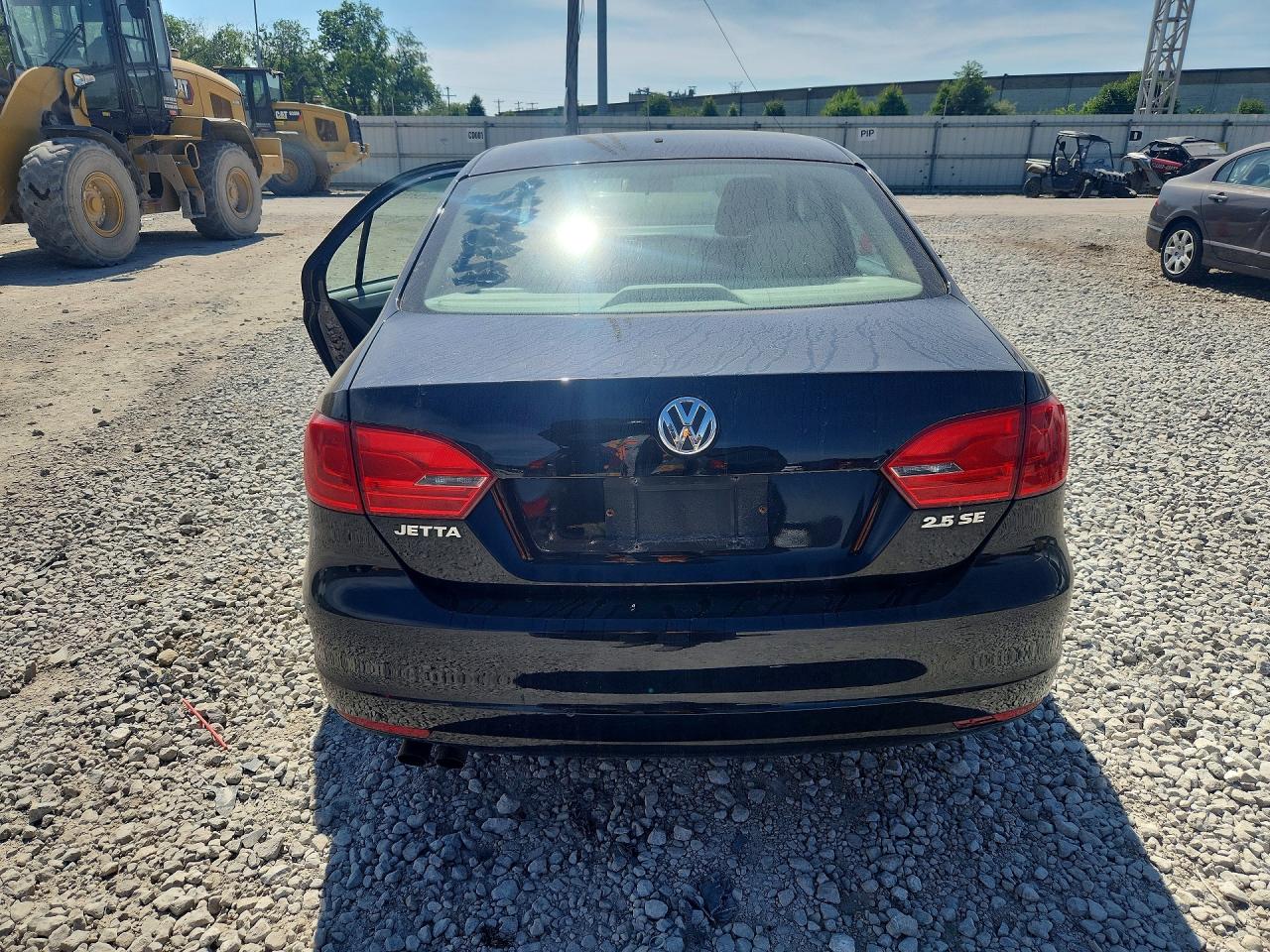 2013 Volkswagen Jetta Black vin: 3VWBP7AJ4DM397829