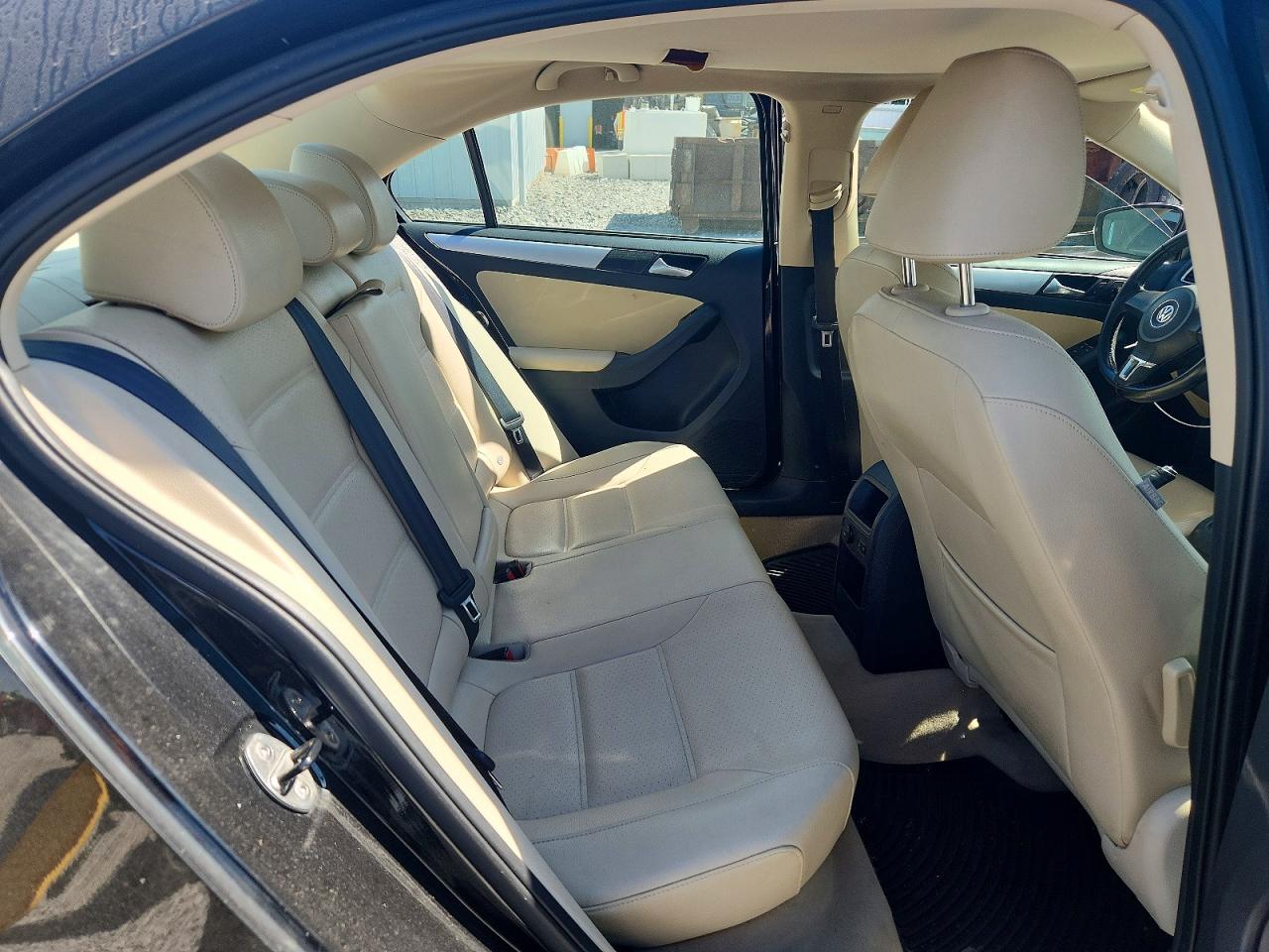 2013 Volkswagen Jetta Black vin: 3VWBP7AJ4DM397829