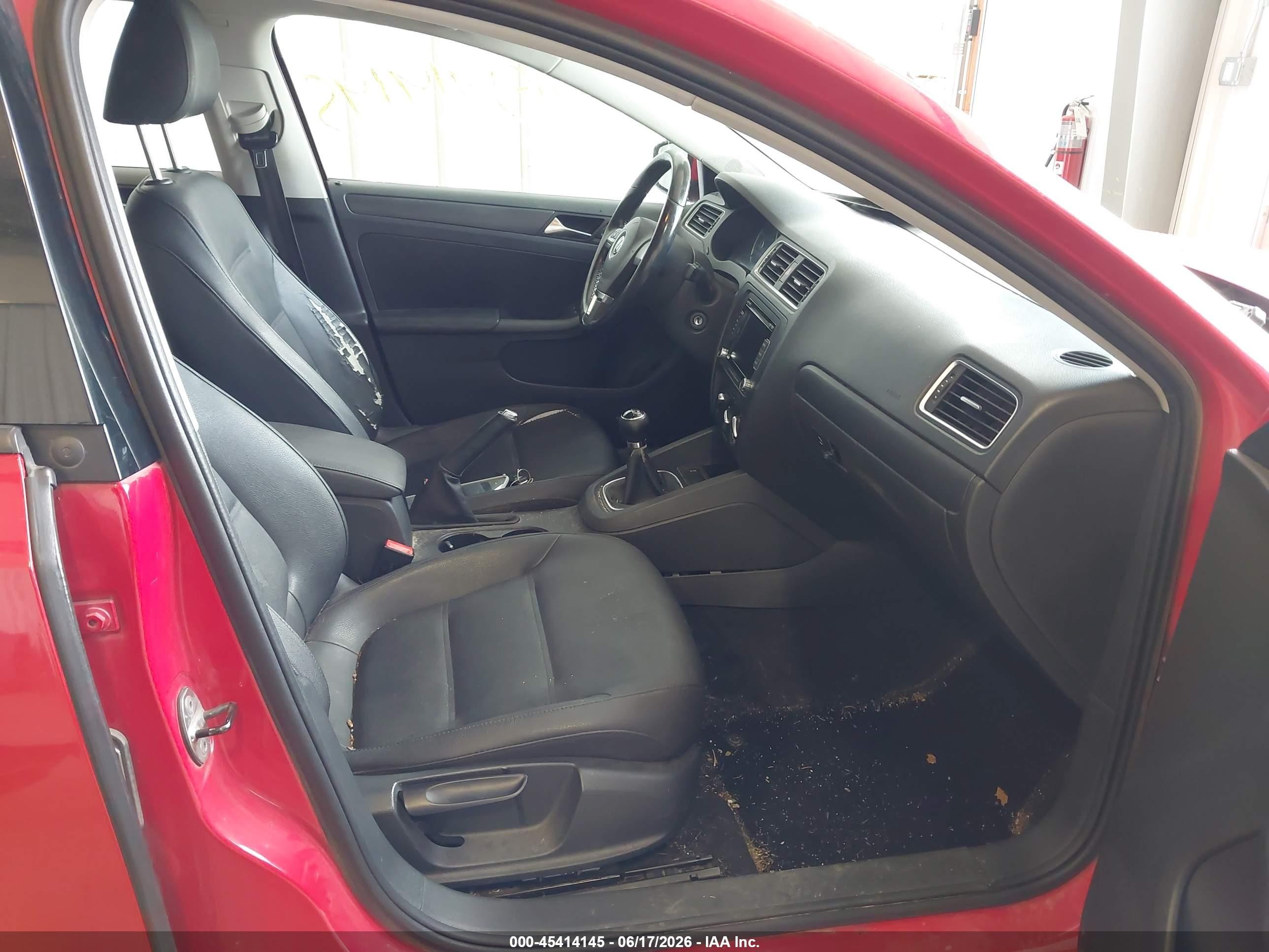 2012 Volkswagen Jetta 2.5l Se Red vin: 3VWBP7AJXCM322213