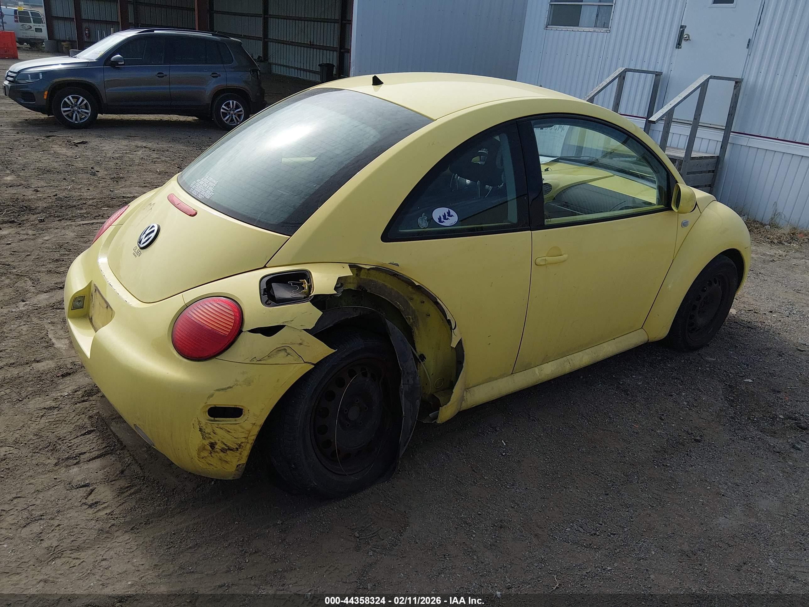 2001 Volkswagen New Beetle Gl Желтый vin: 3VWBS21C91M419726
