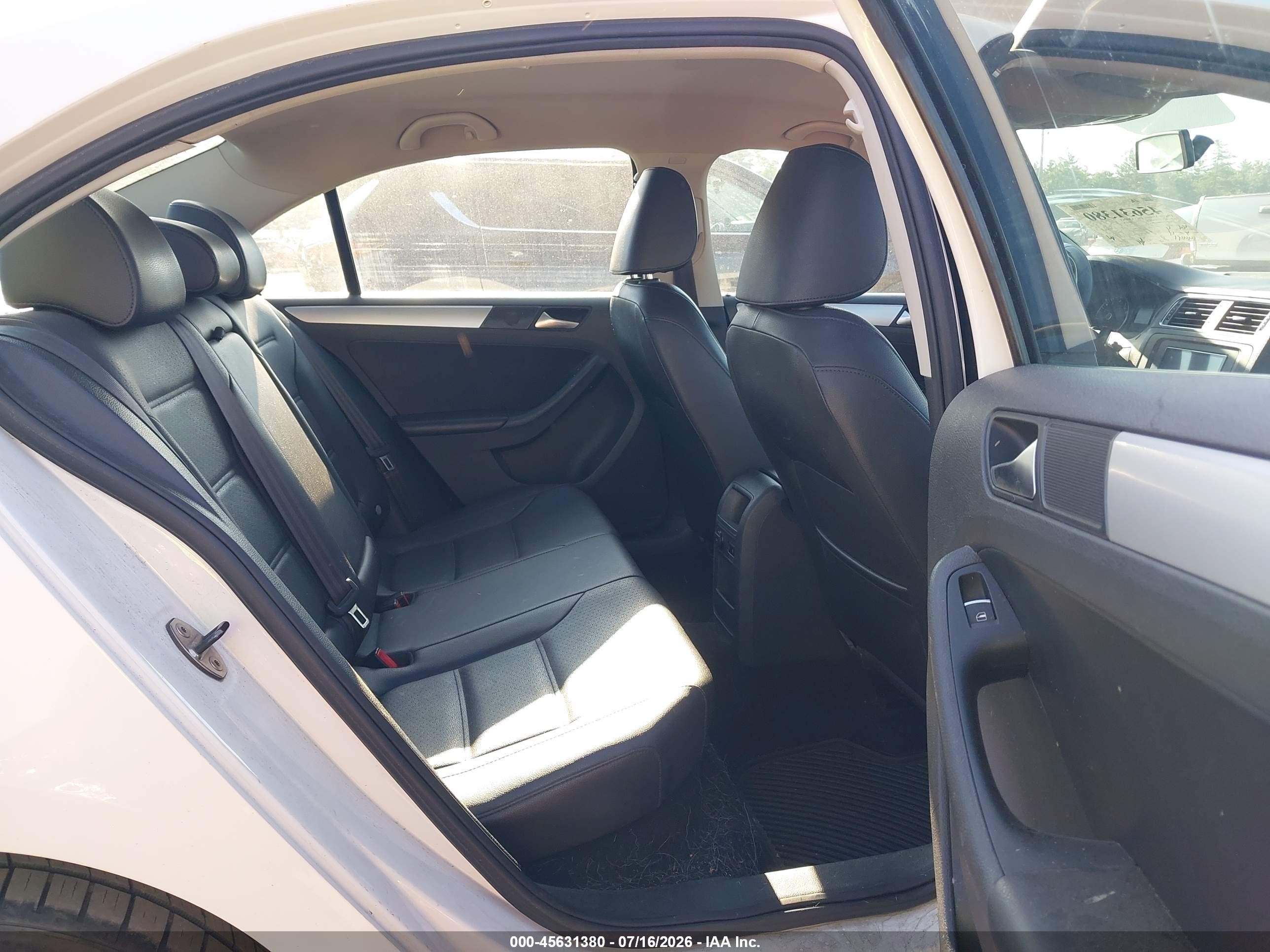 2013 Volkswagen Jetta 2.5l Se White vin: 3VWBX7AJ1DM401044