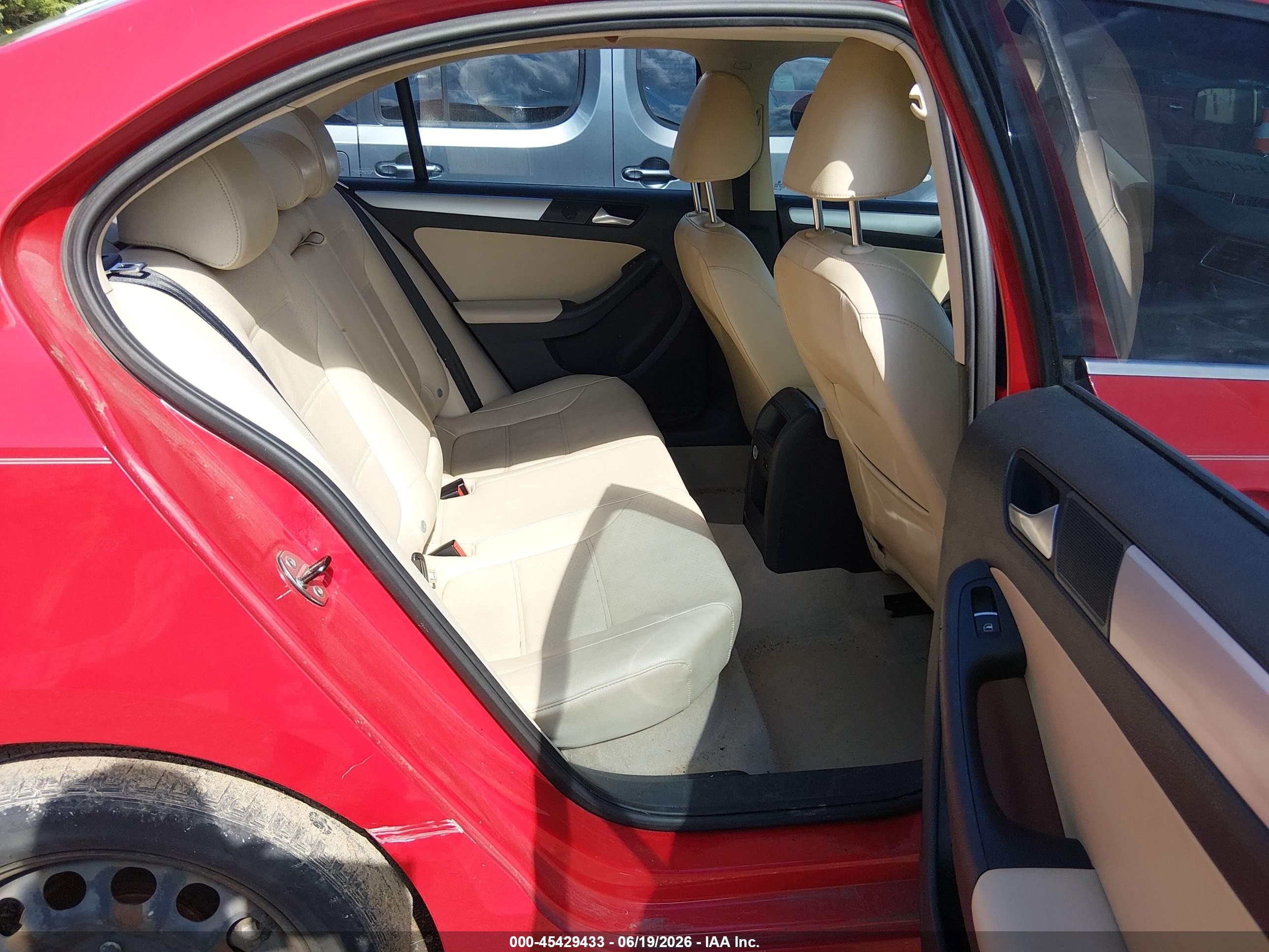 2013 Volkswagen Jetta 2.5l Se Red vin: 3VWBX7AJ6DM441801