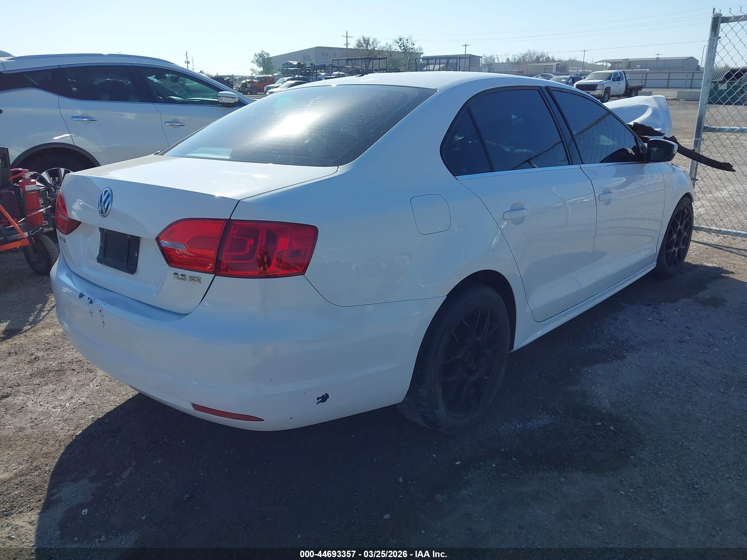 2013 Volkswagen Jetta 2.5l Se White vin: 3VWBX7AJ7DM434534