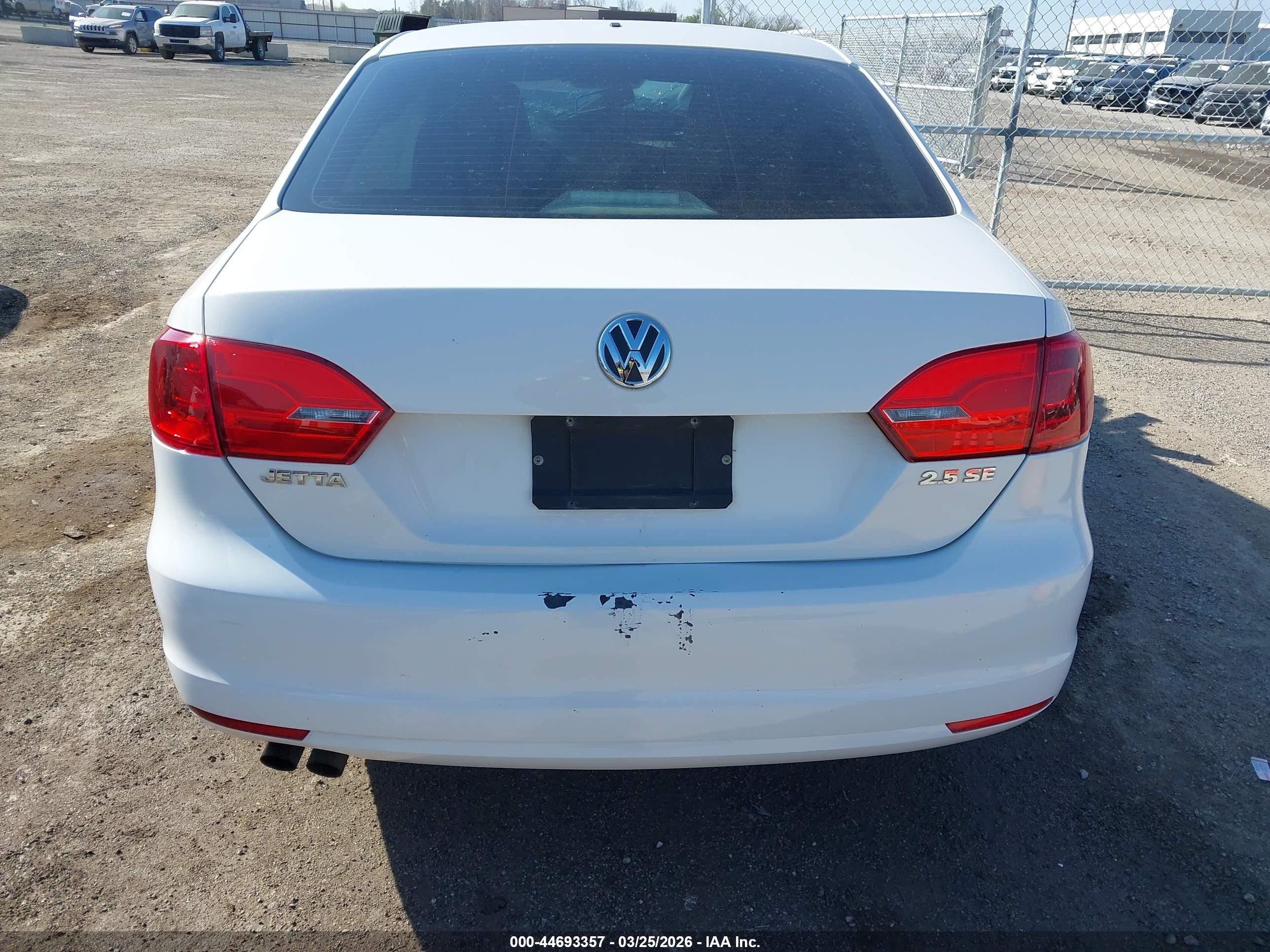 2013 Volkswagen Jetta 2.5l Se White vin: 3VWBX7AJ7DM434534