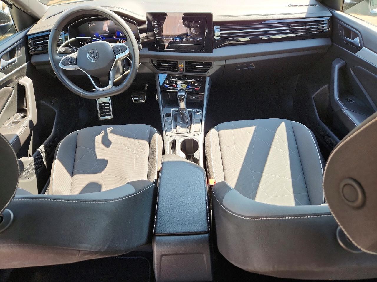 2025 Volkswagen Jetta Sport White vin: 3VWBX7BU7SM026251