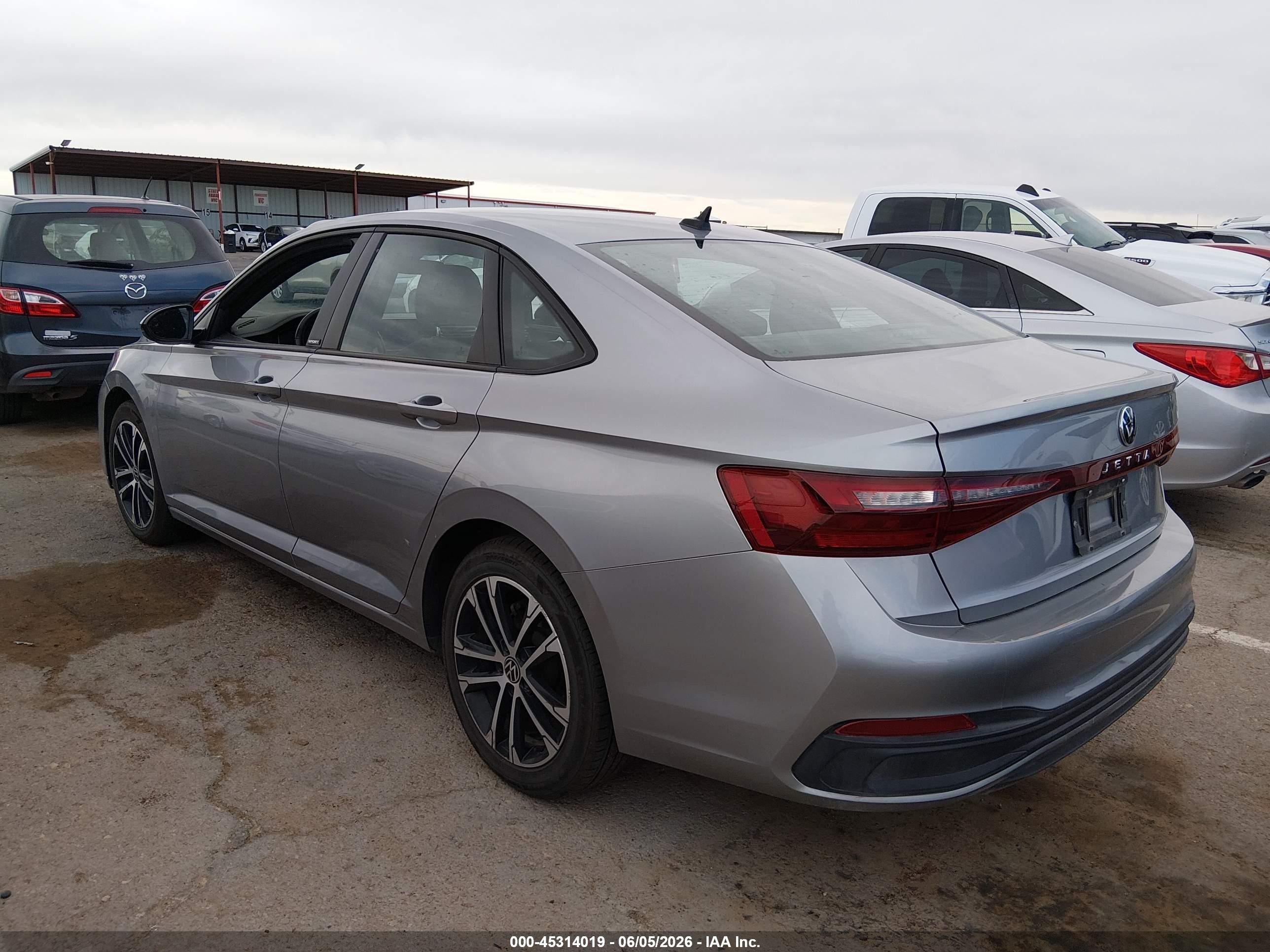 2025 Volkswagen Jetta 1.5t Sport Серый vin: 3VWBX7BU9SM006583