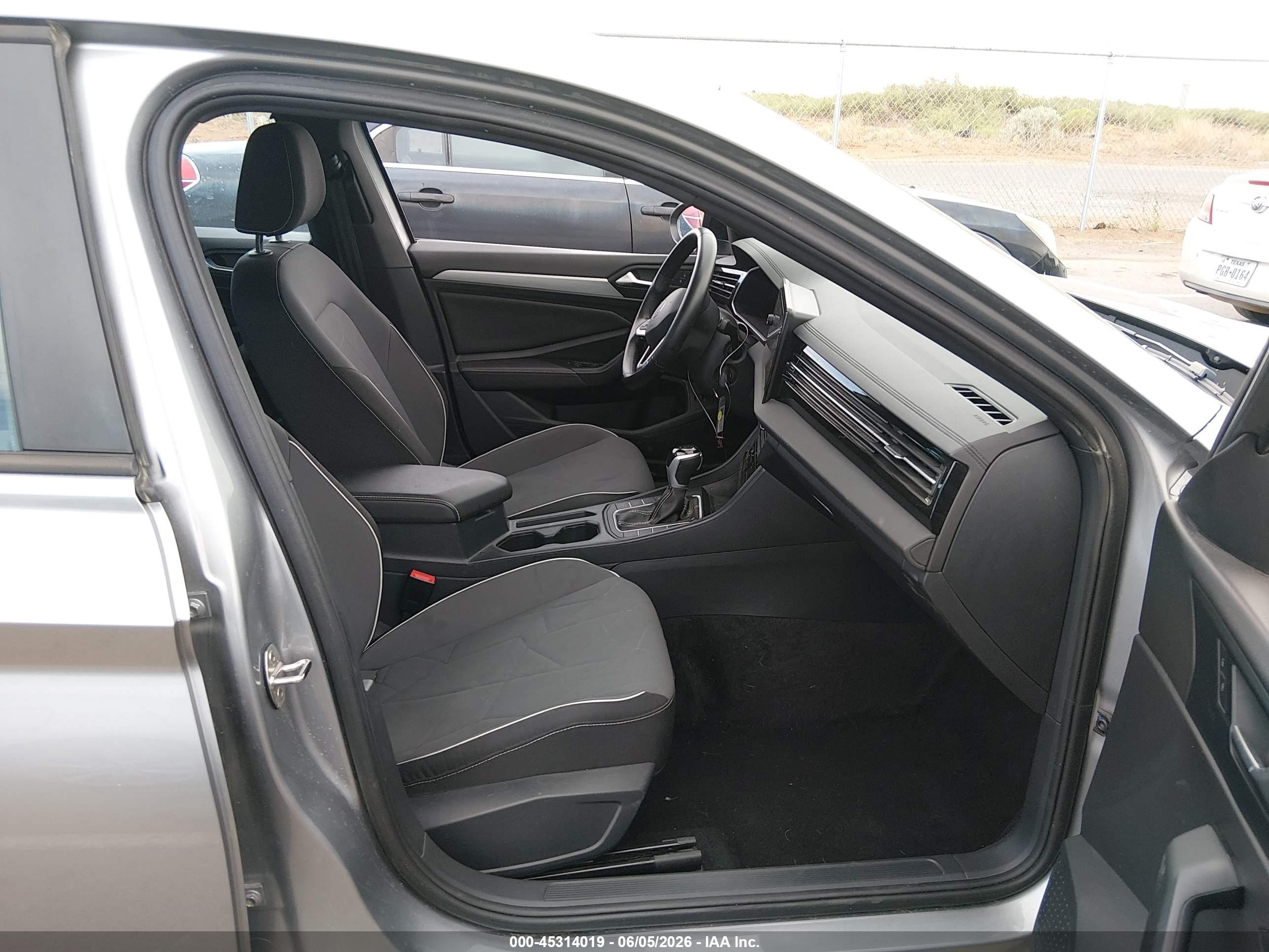 2025 Volkswagen Jetta 1.5t Sport Серый vin: 3VWBX7BU9SM006583