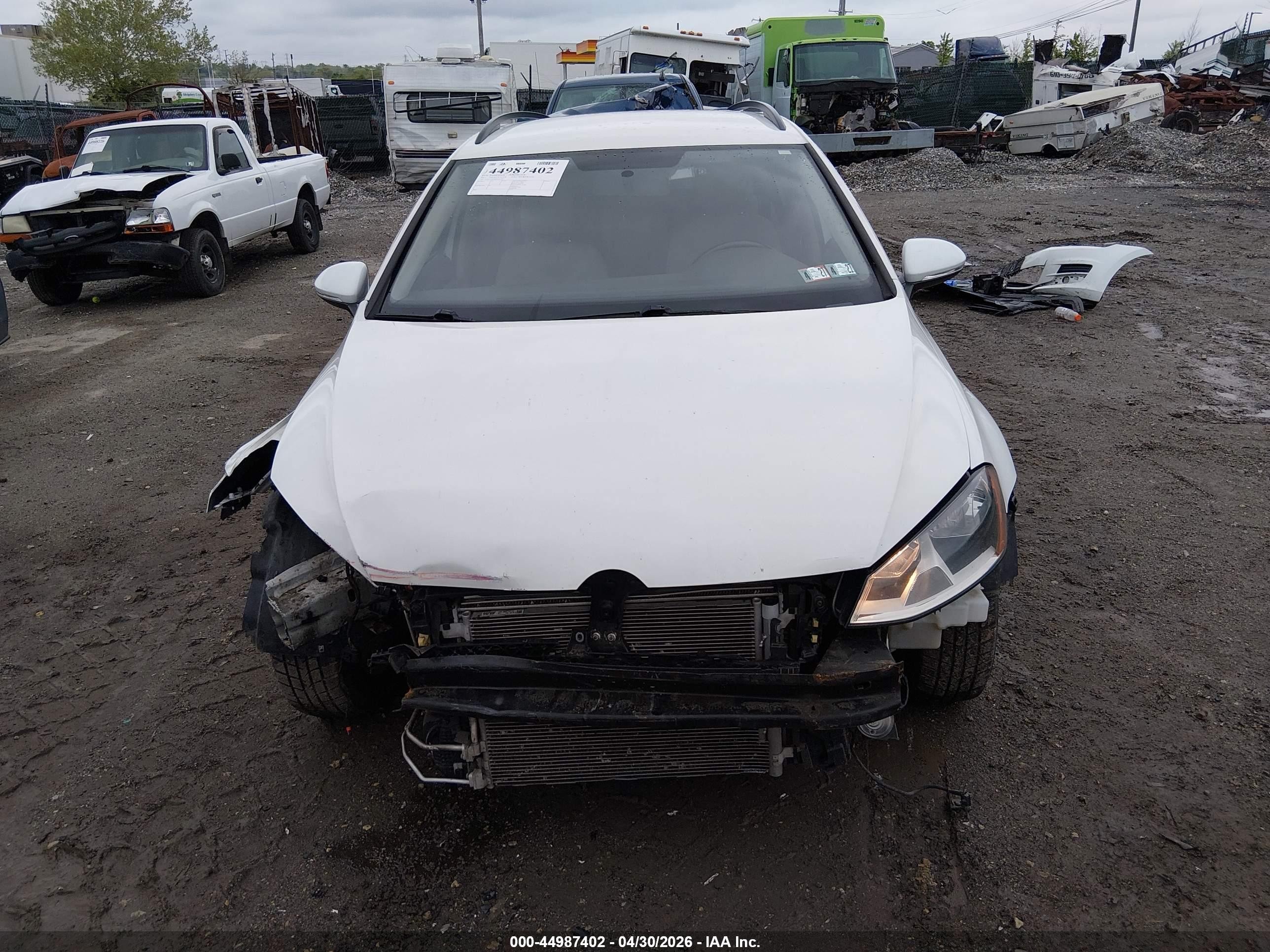 2017 Volkswagen Golf Sportwagen Tsi S Белый vin: 3VWC17AU0HM501268