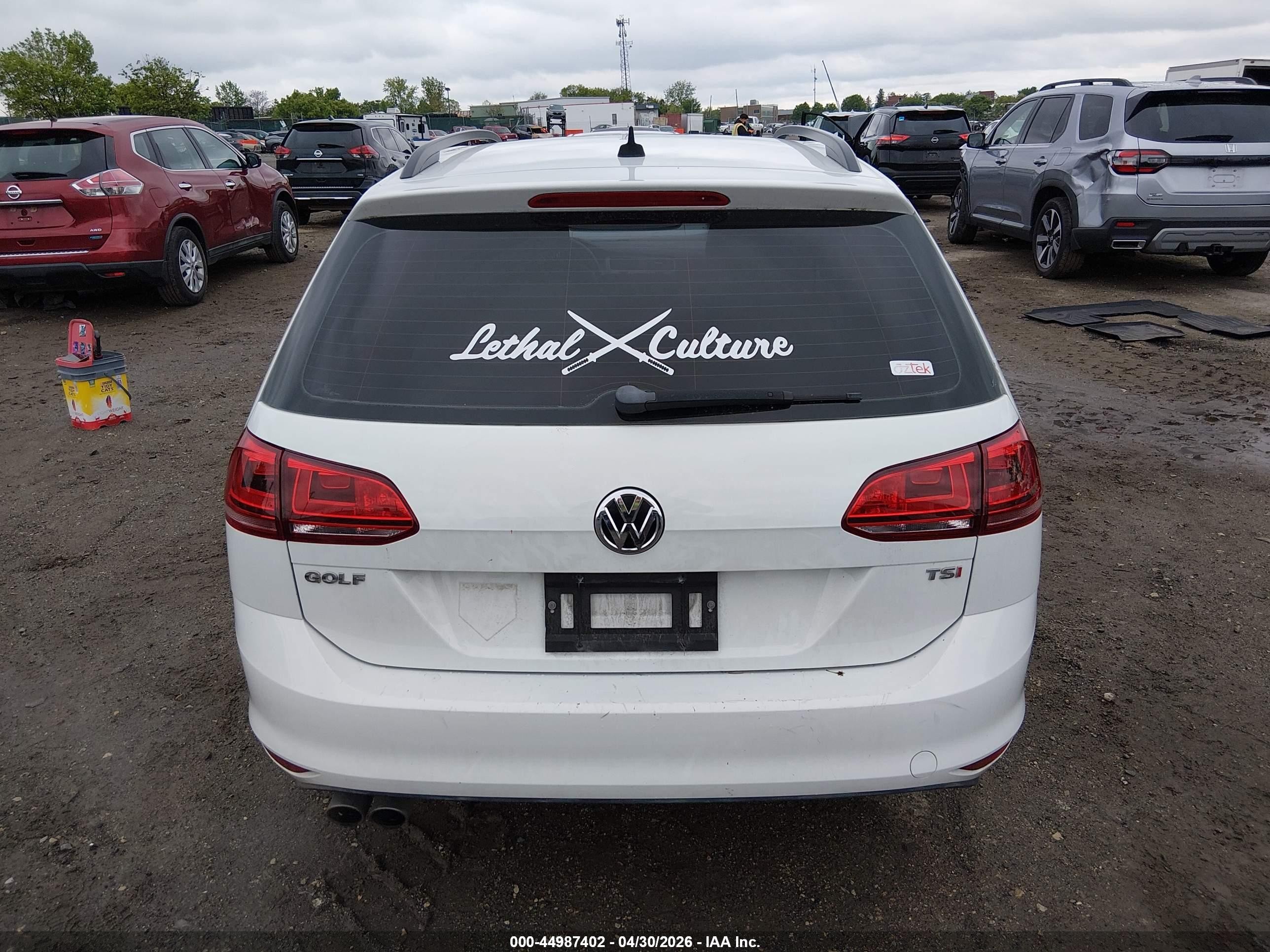 2017 Volkswagen Golf Sportwagen Tsi S Белый vin: 3VWC17AU0HM501268