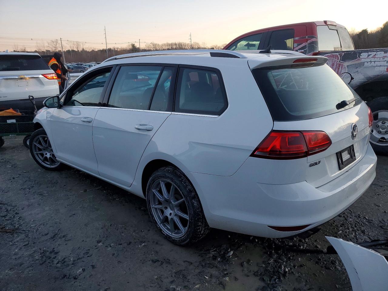 2015 Volkswagen Golf Sportwagen S White vin: 3VWC17AU4FM508236