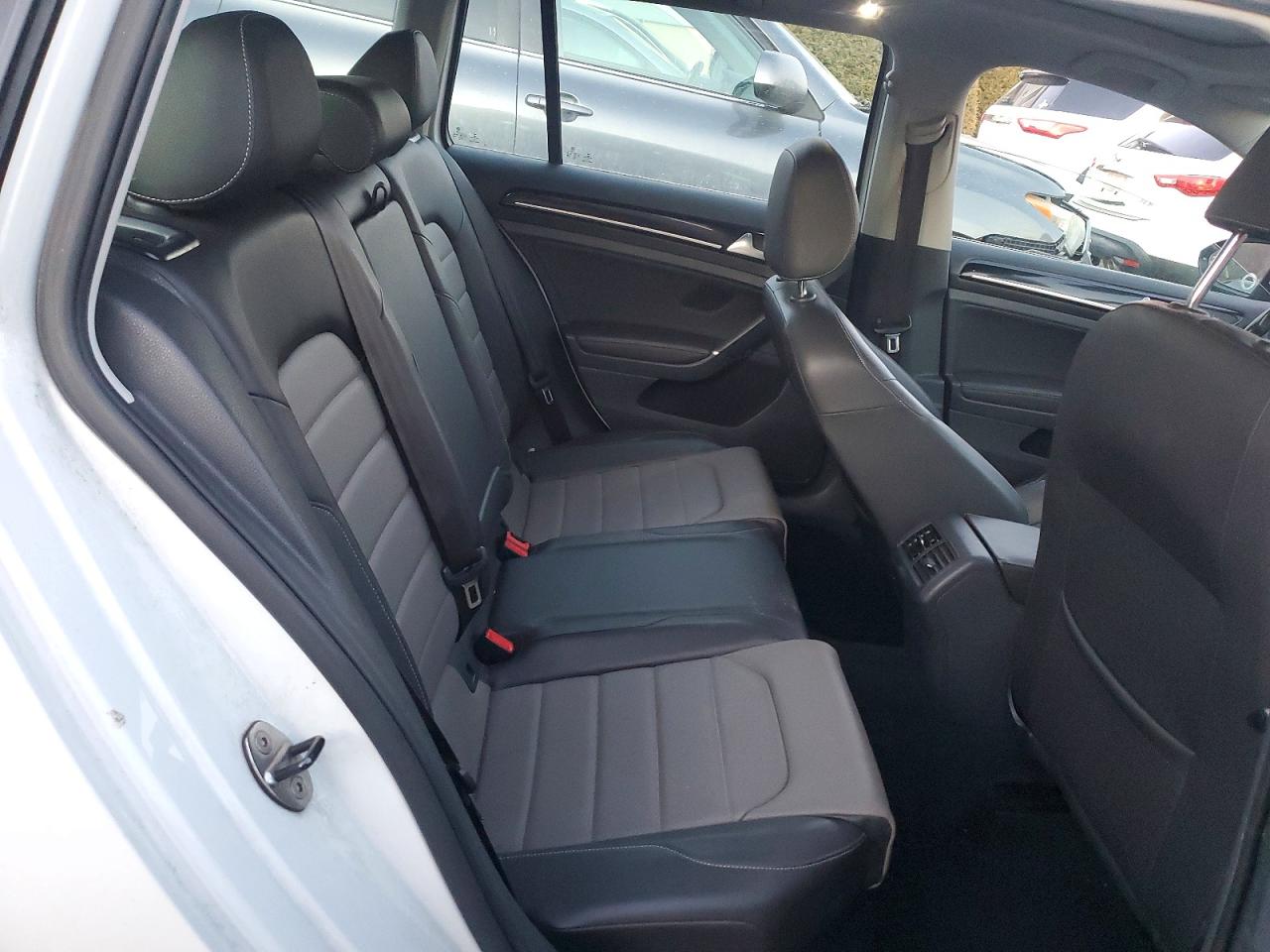 2015 Volkswagen Golf Sportwagen S White vin: 3VWC17AU4FM508236