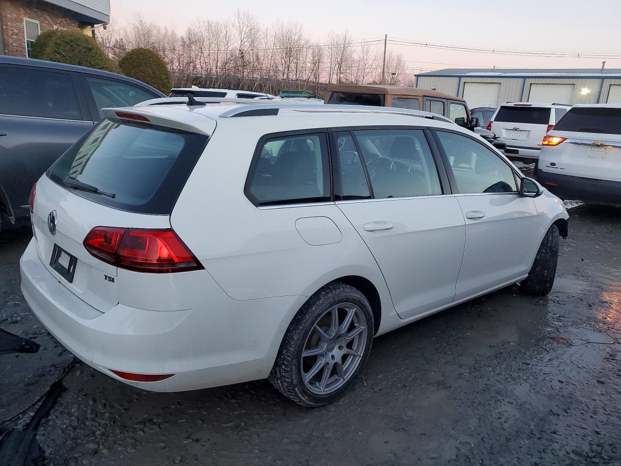 2015 Volkswagen Golf Sportwagen S White vin: 3VWC17AU4FM508236