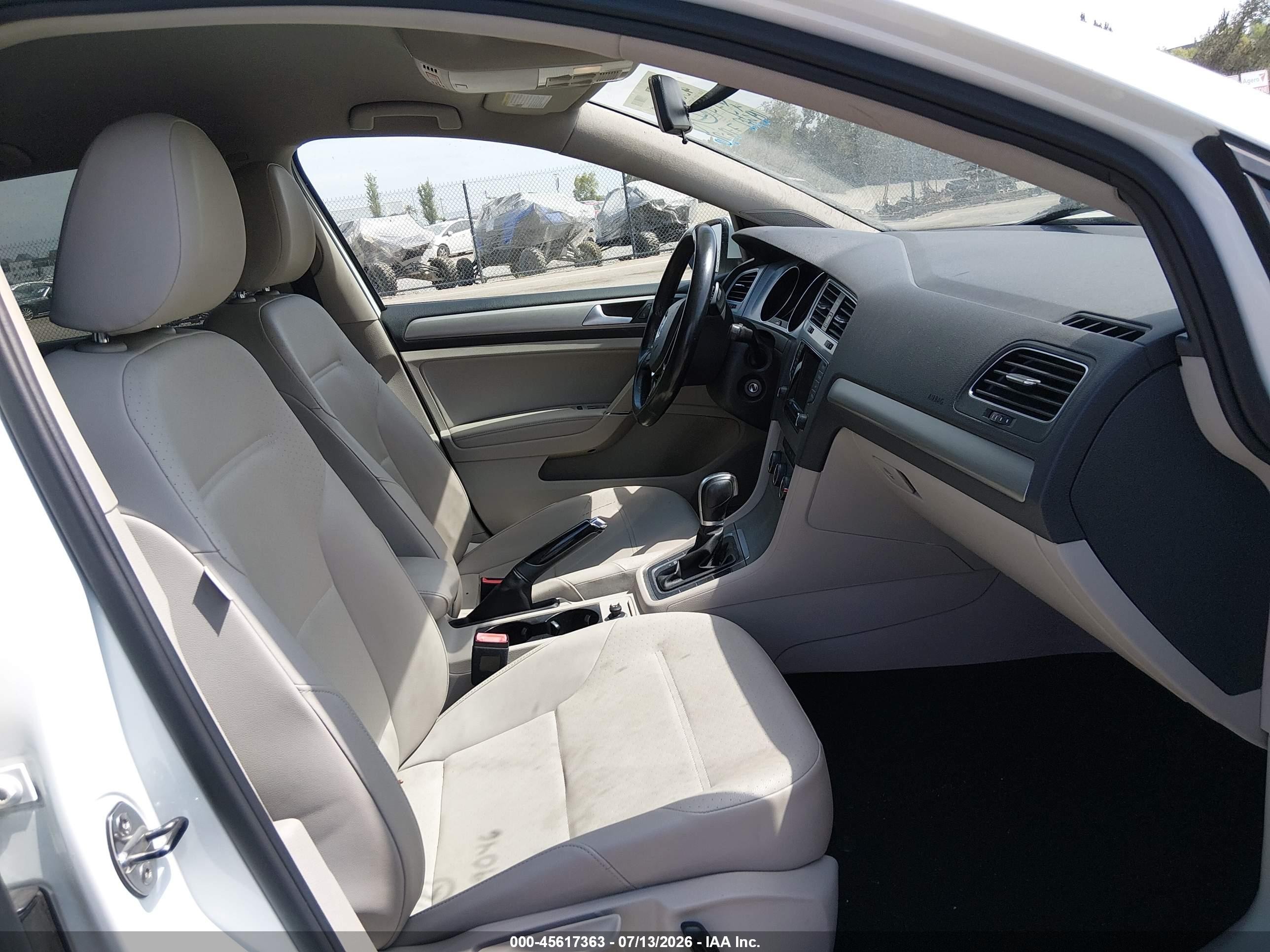 2015 Volkswagen Golf Sportwagen Tsi S 4-door White vin: 3VWC17AU8FM500981