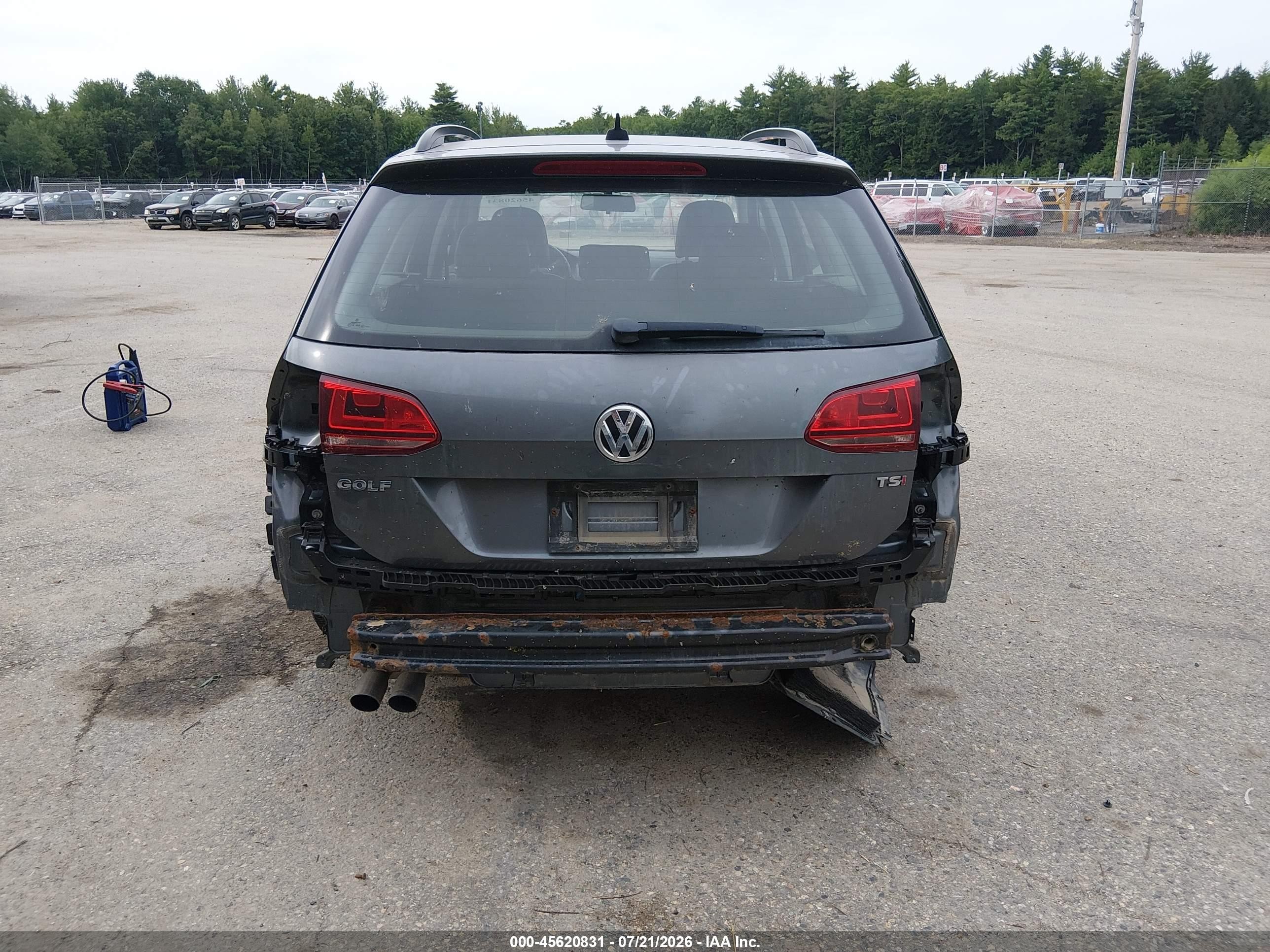 2015 Volkswagen Golf Sportwagen Tsi S 4-door Серый vin: 3VWC17AU8FM501323