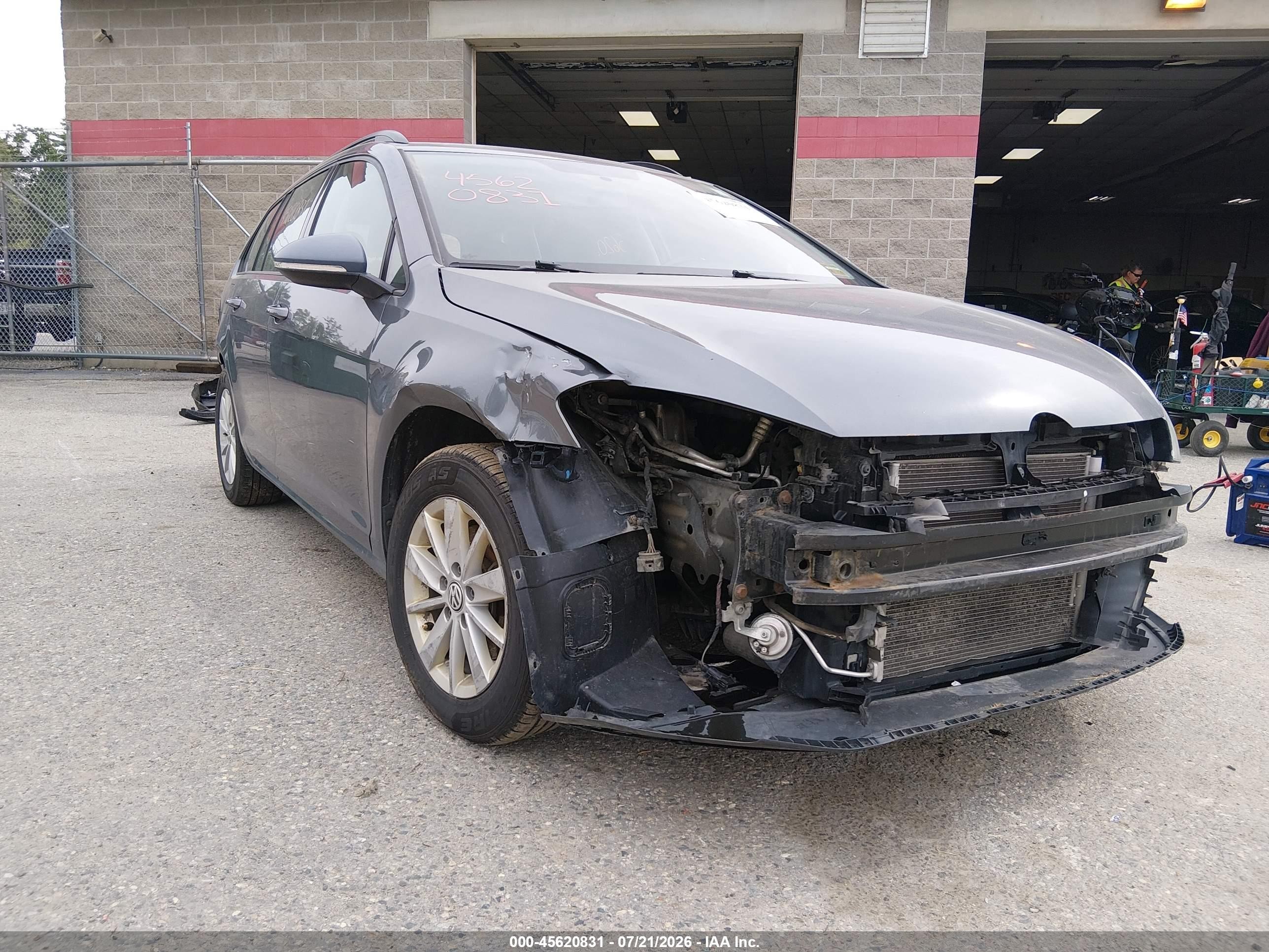 2015 Volkswagen Golf Sportwagen Tsi S 4-door Серый vin: 3VWC17AU8FM501323