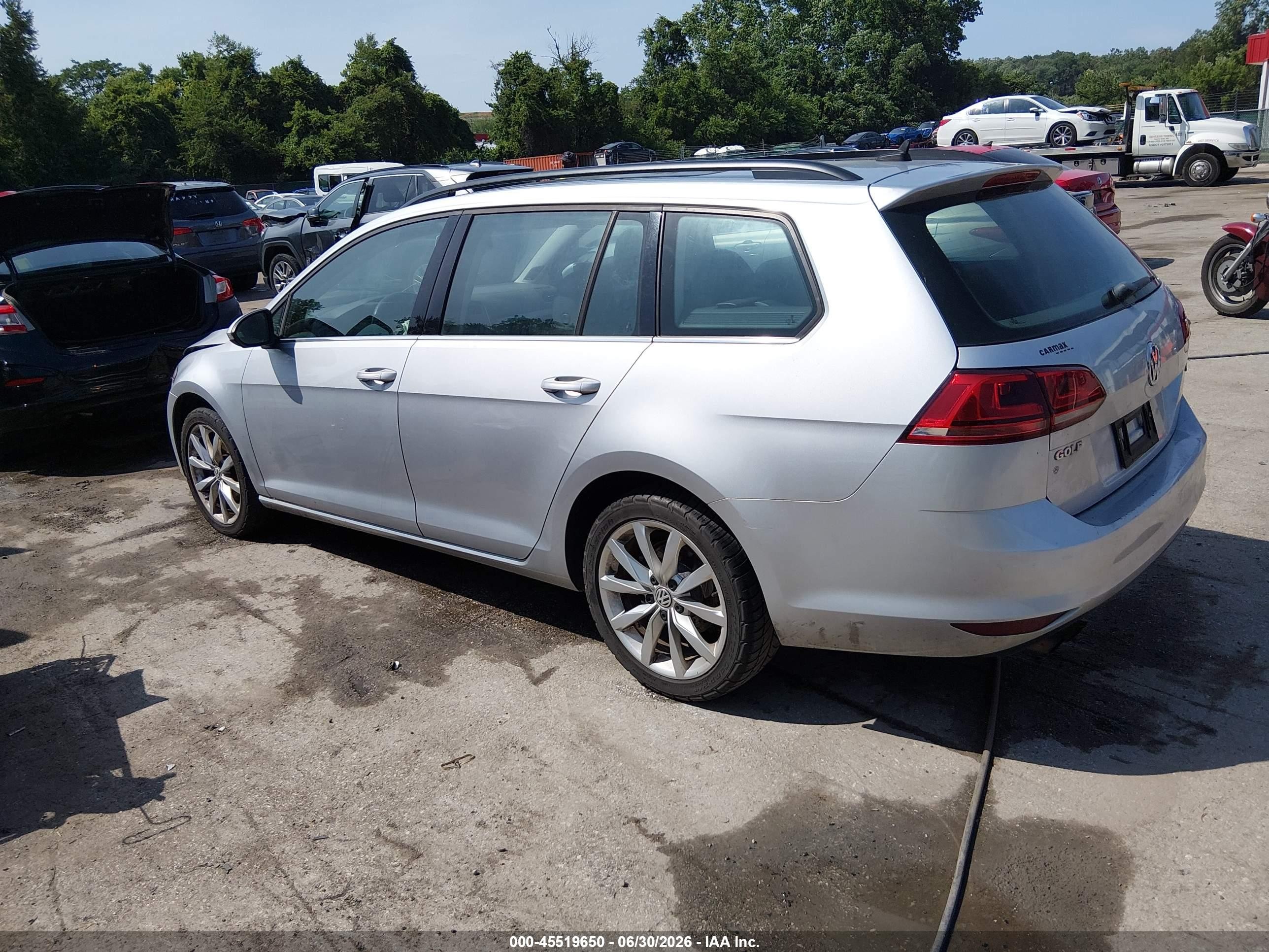 2015 Volkswagen Golf Sportwagen Tsi Se 4-door Silver vin: 3VWC17AU8FM517280
