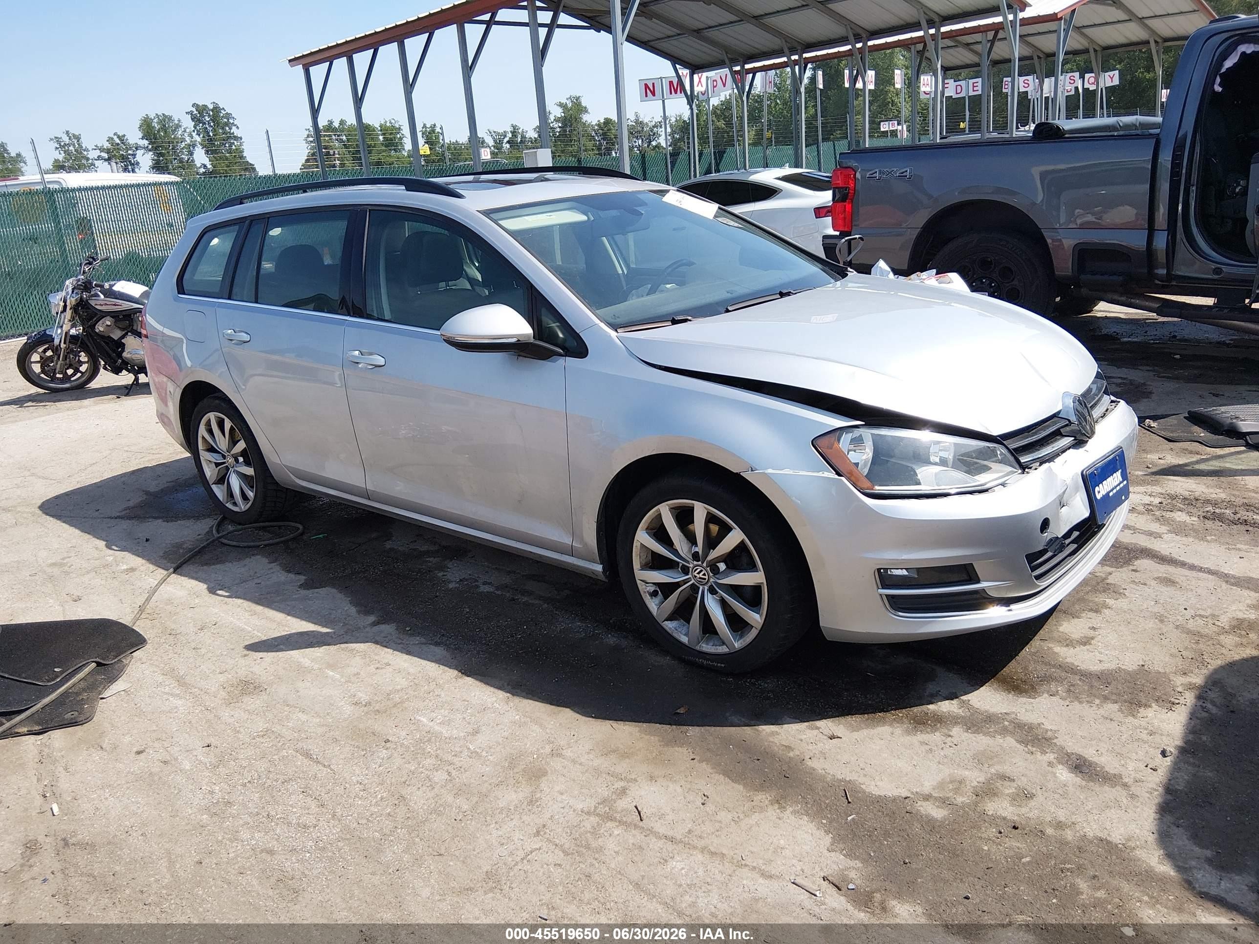 2015 Volkswagen Golf Sportwagen Tsi Se 4-door Серебряный vin: 3VWC17AU8FM517280