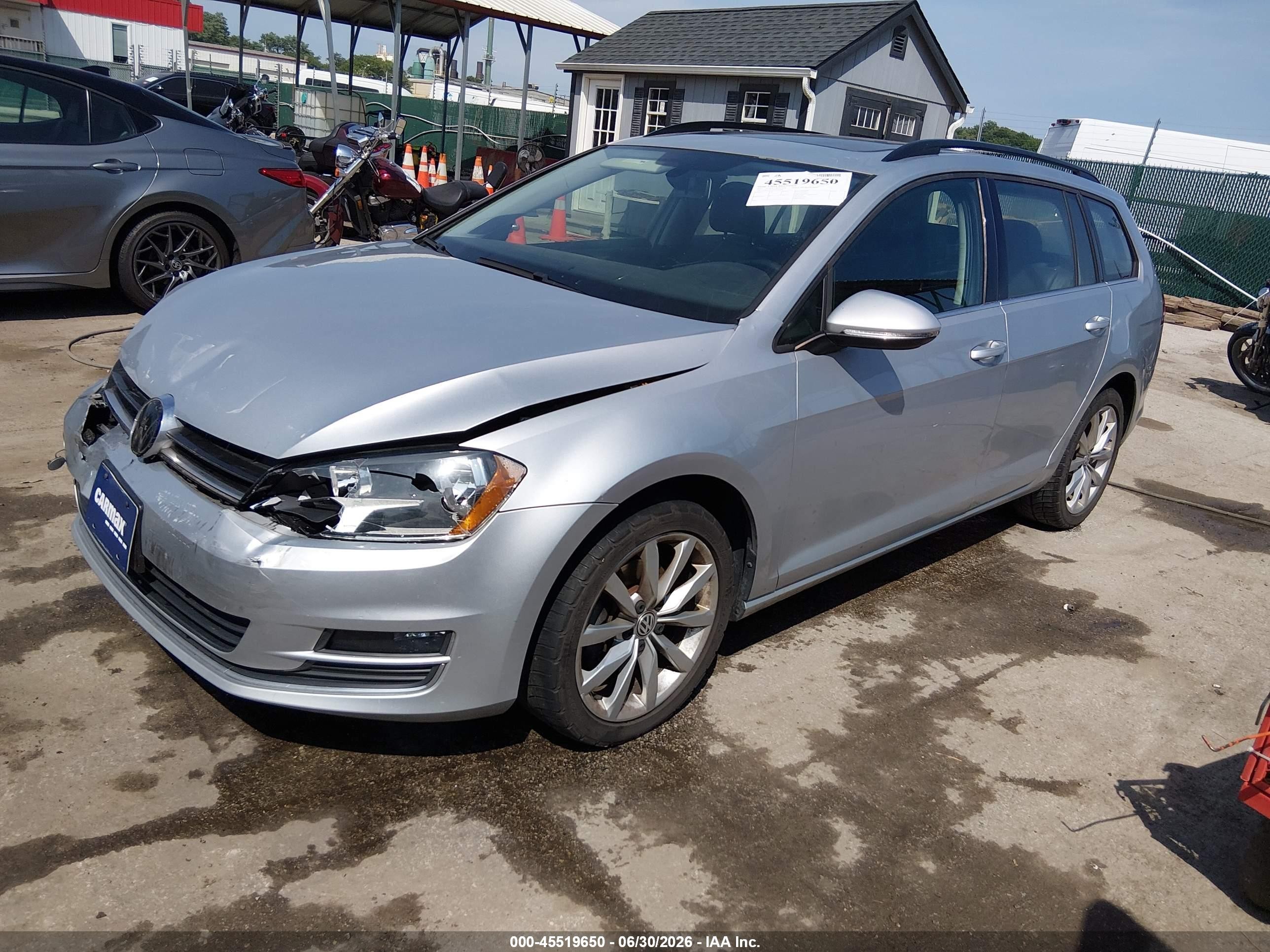 2015 Volkswagen Golf Sportwagen Tsi Se 4-door Silver vin: 3VWC17AU8FM517280