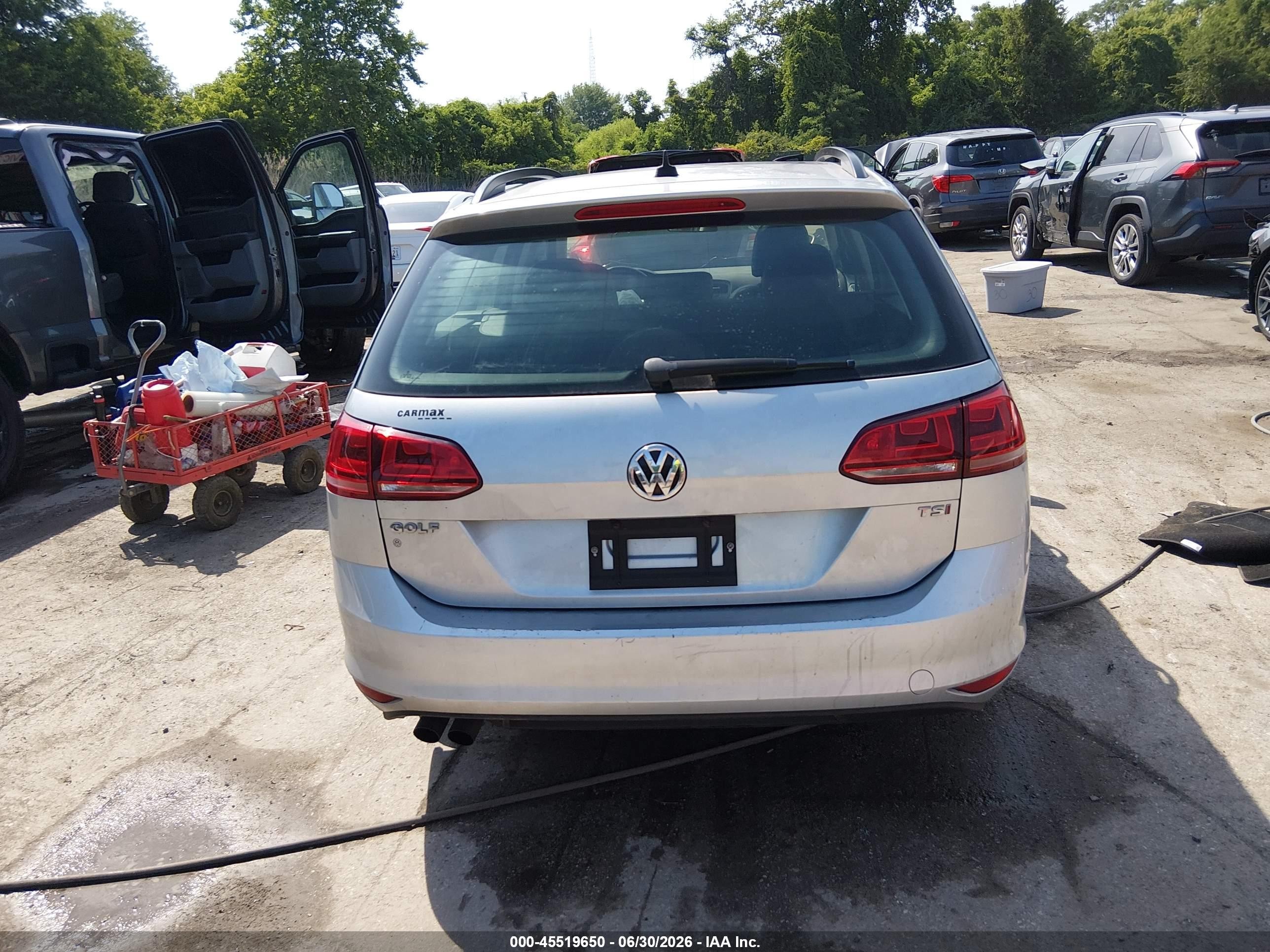 2015 Volkswagen Golf Sportwagen Tsi Se 4-door Silver vin: 3VWC17AU8FM517280