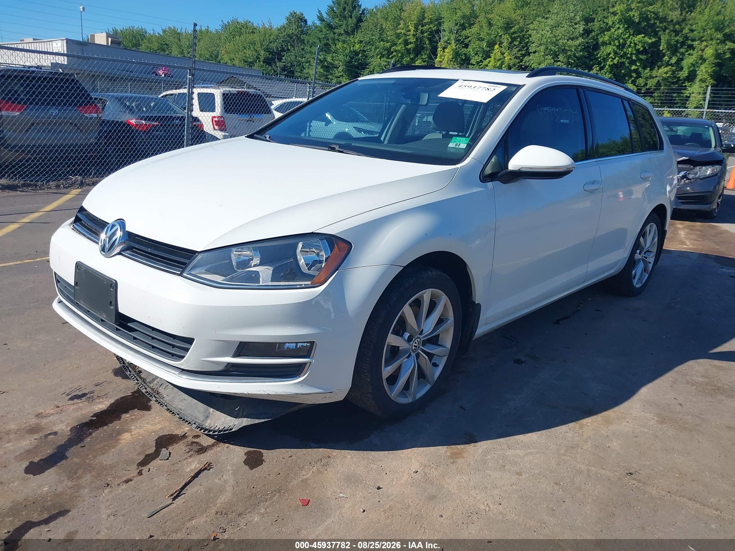 2015 Volkswagen Golf Sportwagen Tsi Se 4-door White vin: 3VWC17AUXFM513148