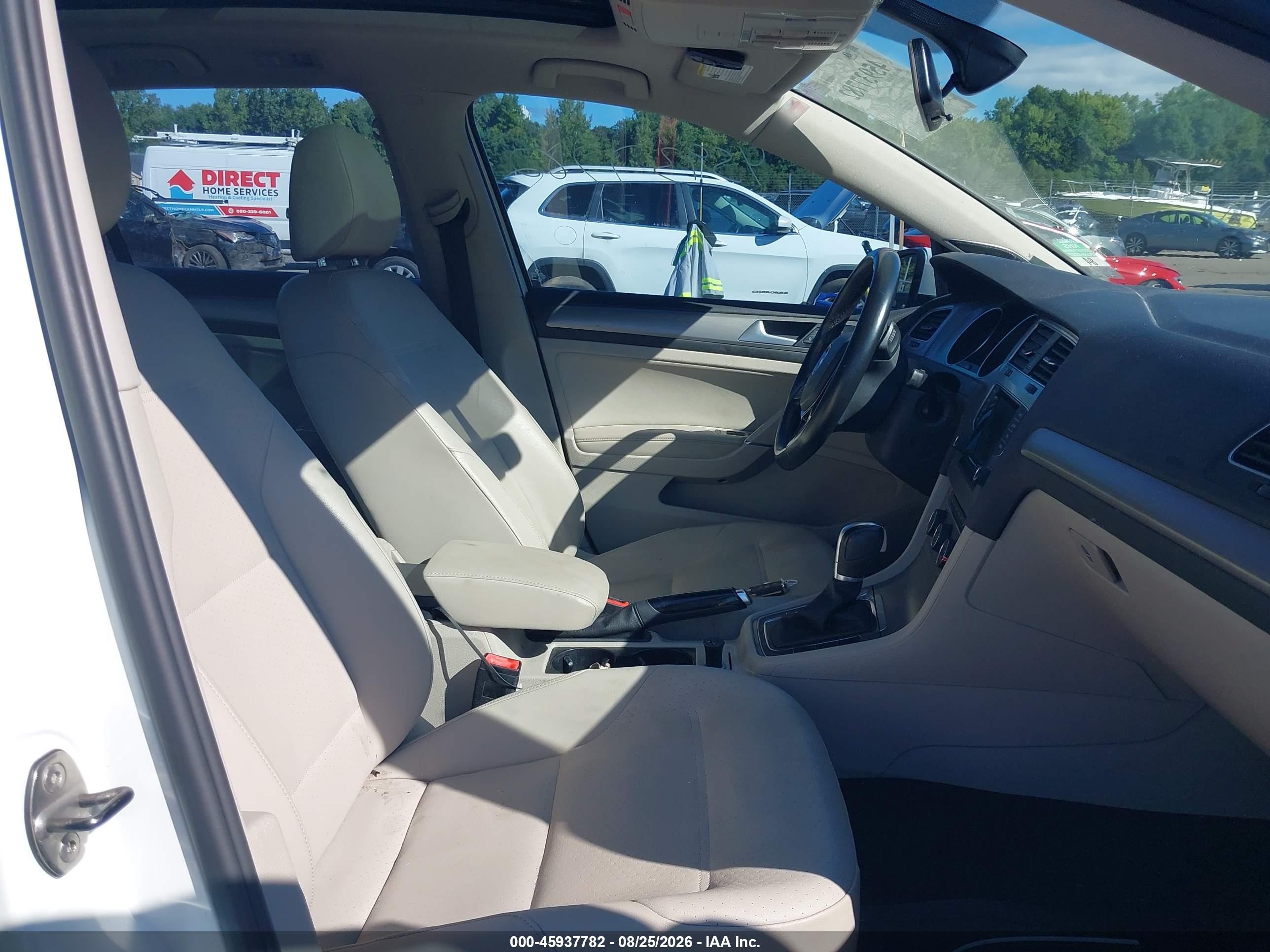 2015 Volkswagen Golf Sportwagen Tsi Se 4-door White vin: 3VWC17AUXFM513148
