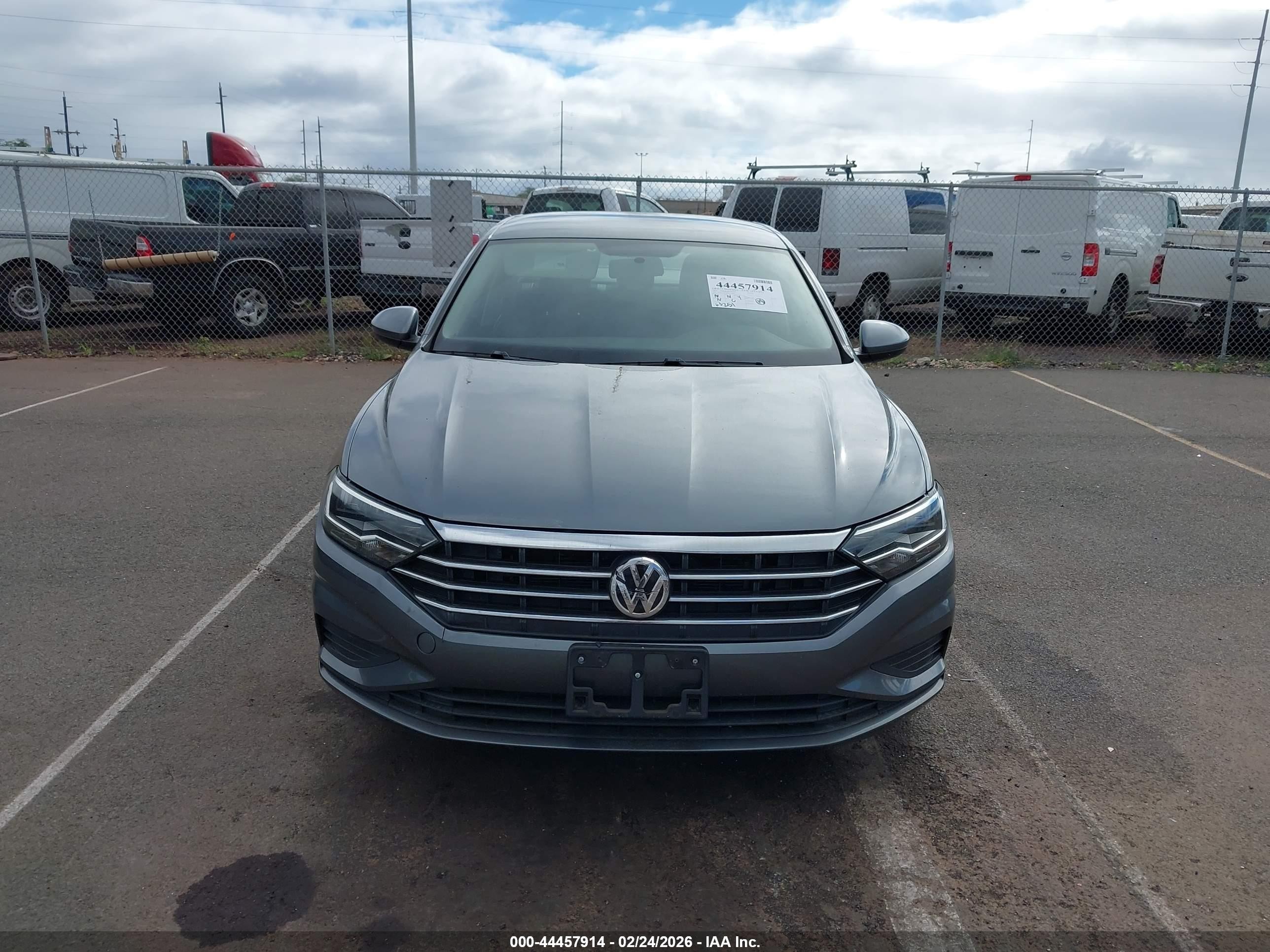 2019 Volkswagen Jetta   Gray vin: 3VWC57BU0KM116366