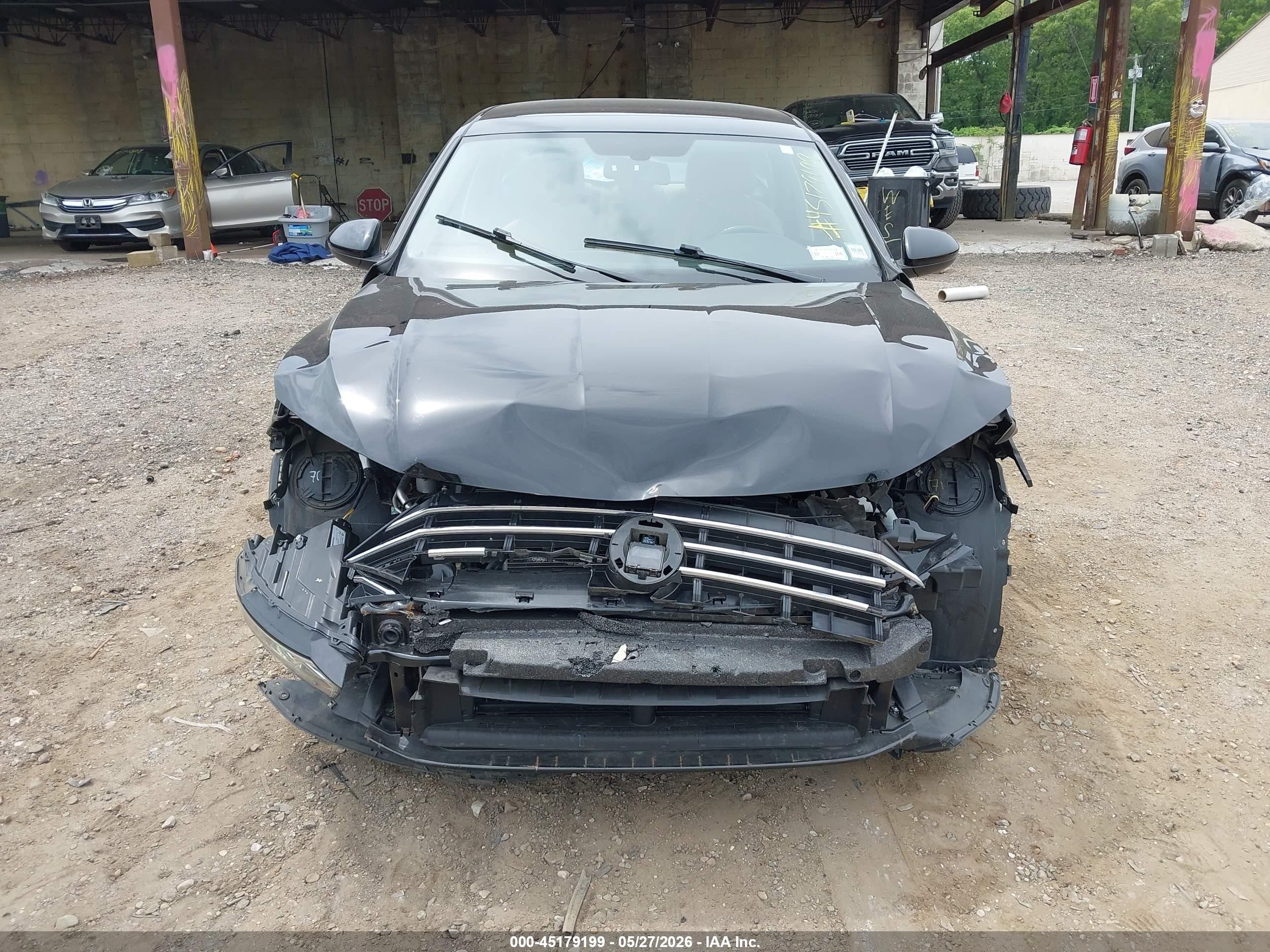 2019 Volkswagen Jetta 1.4t R-line/1.4t S/1.4t Se Черный vin: 3VWC57BU0KM124239