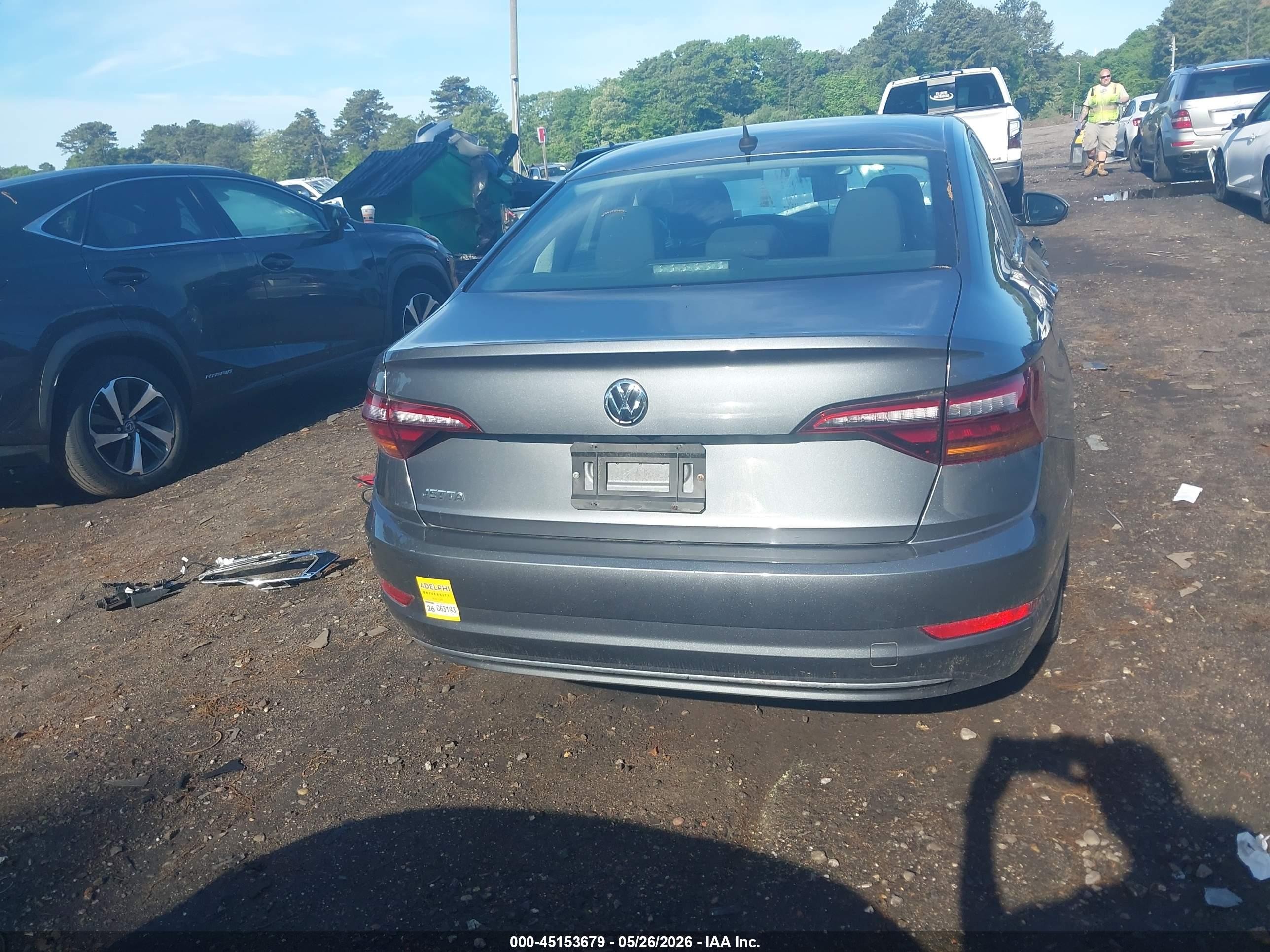 2019 Volkswagen Jetta 1.4t R-line/1.4t S/1.4t Se Gray vin: 3VWC57BU1KM136609