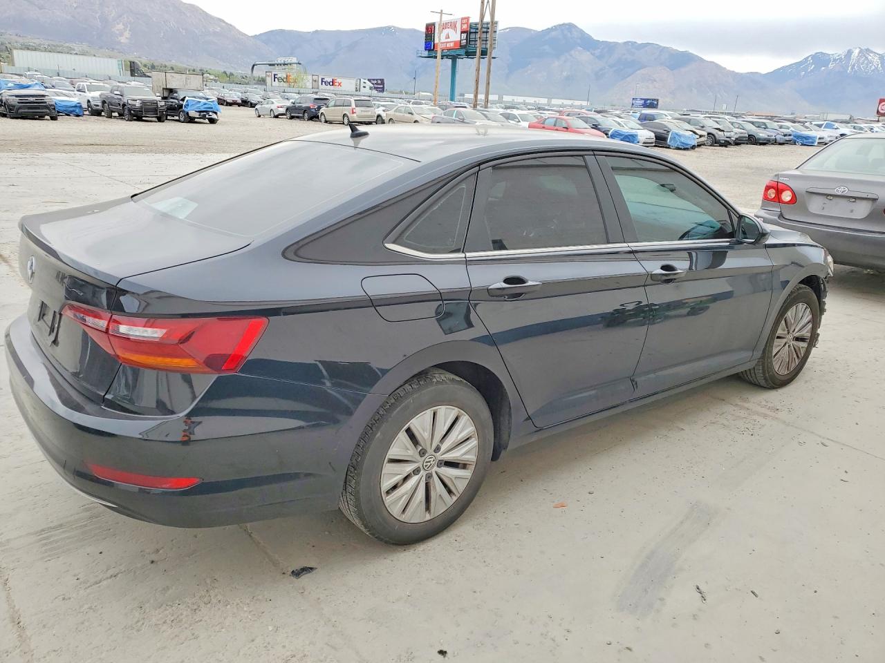 2019 Volkswagen Jetta S Черный vin: 3VWC57BU2KM169666
