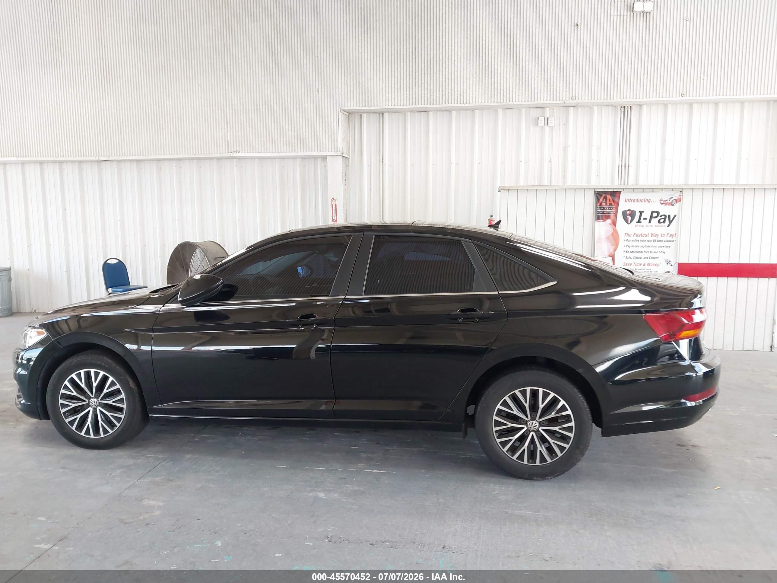 2019 Volkswagen Jetta 1.4t R-line/1.4t S/1.4t Se Black vin: 3VWC57BU3KM157574