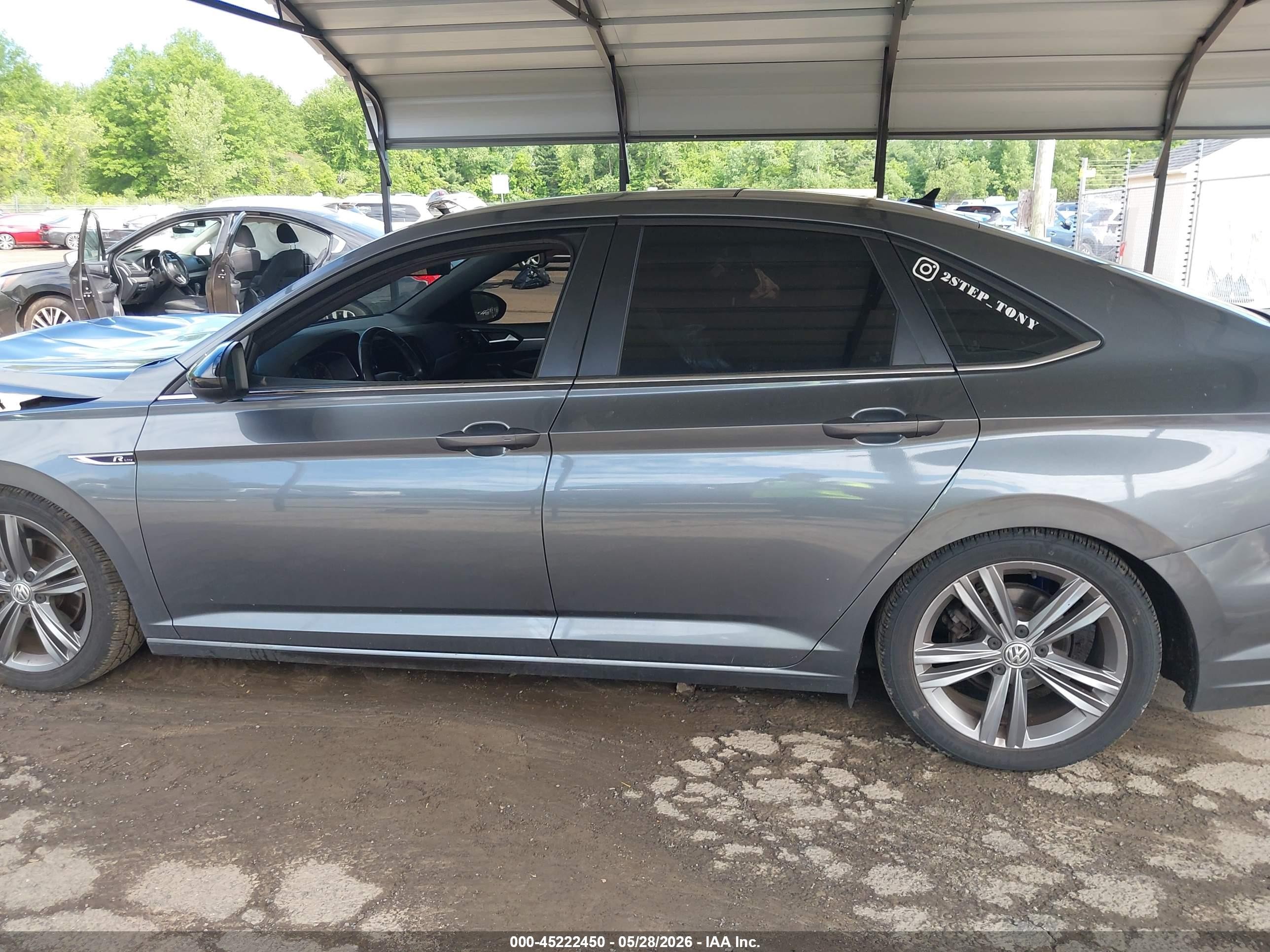 2019 Volkswagen Jetta 1.4t R-line/1.4t S/1.4t Se Gray vin: 3VWC57BU4KM102406