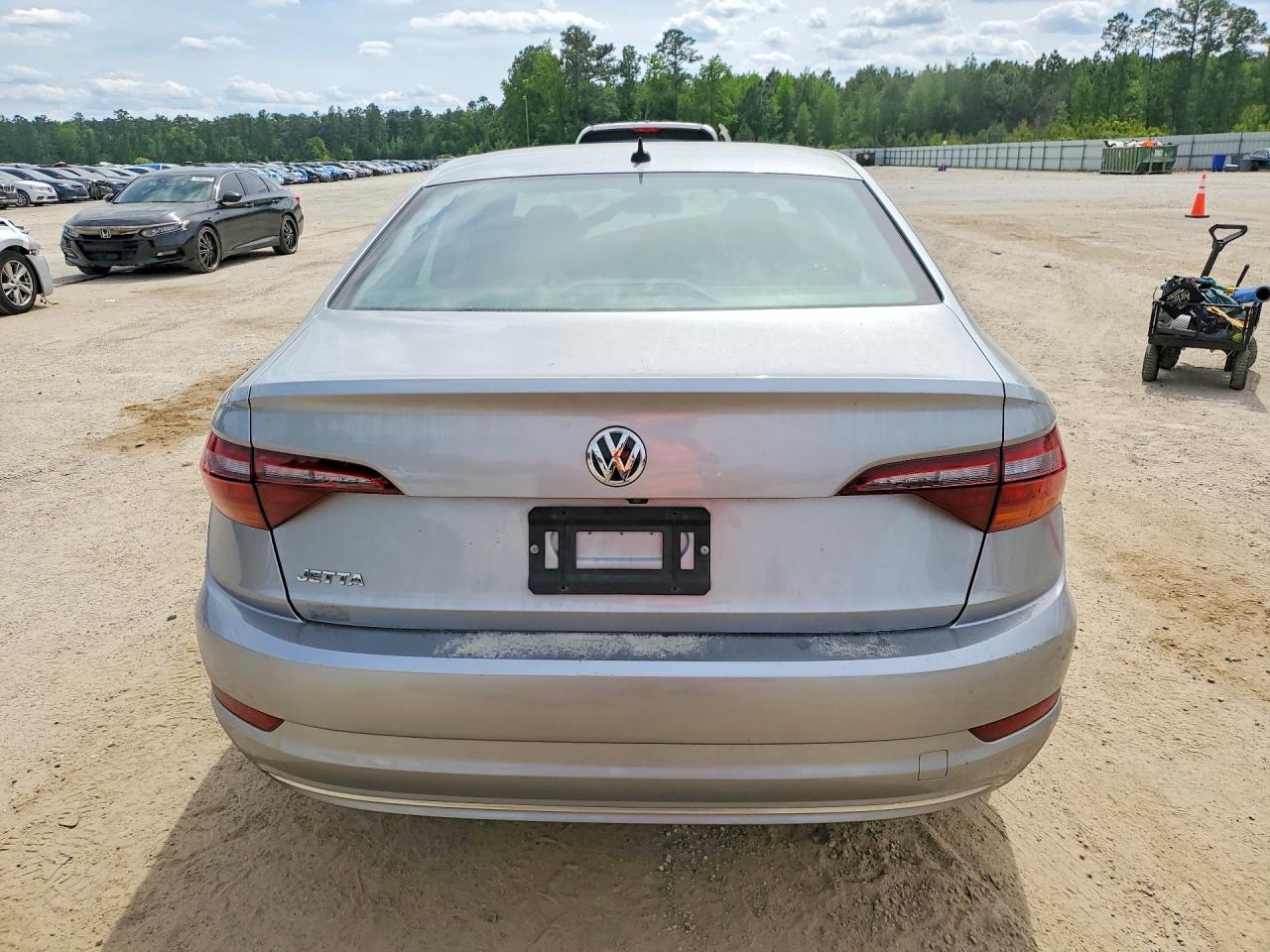 2019 Volkswagen Jetta S Серебряный vin: 3VWC57BU4KM188185