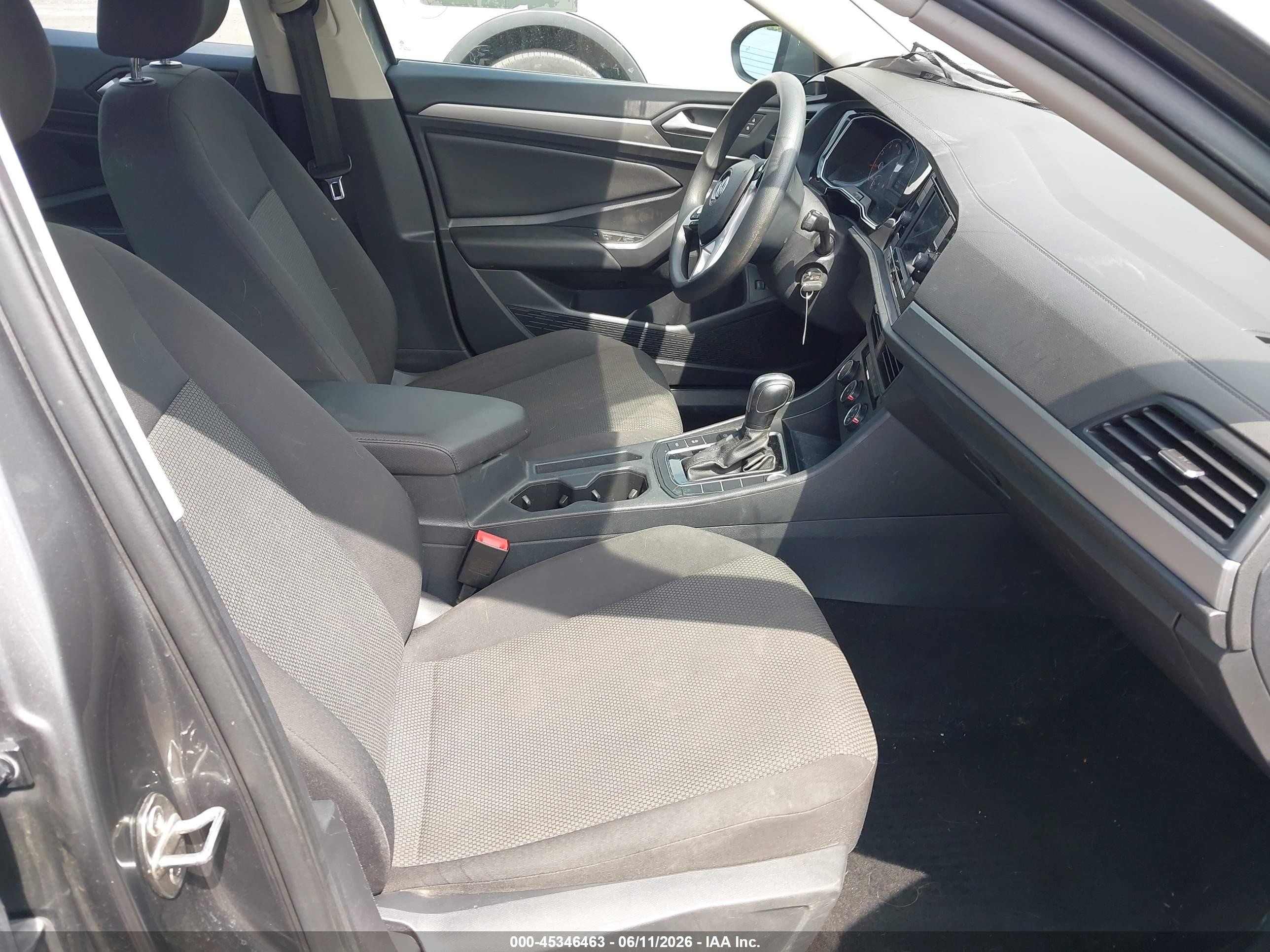 2019 Volkswagen Jetta 1.4t R-line/1.4t S/1.4t Se Gray vin: 3VWC57BU6KM249617