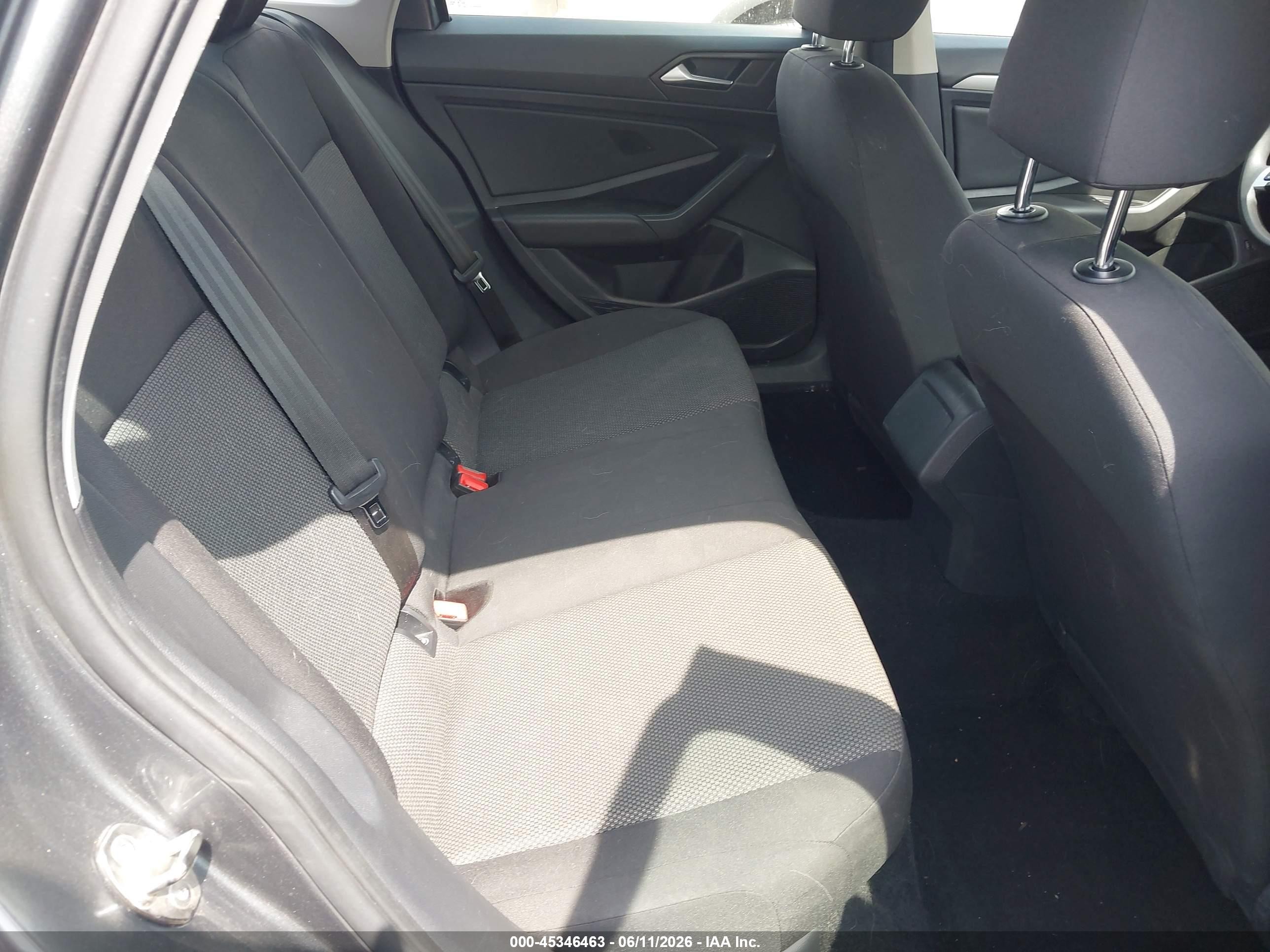 2019 Volkswagen Jetta 1.4t R-line/1.4t S/1.4t Se Gray vin: 3VWC57BU6KM249617