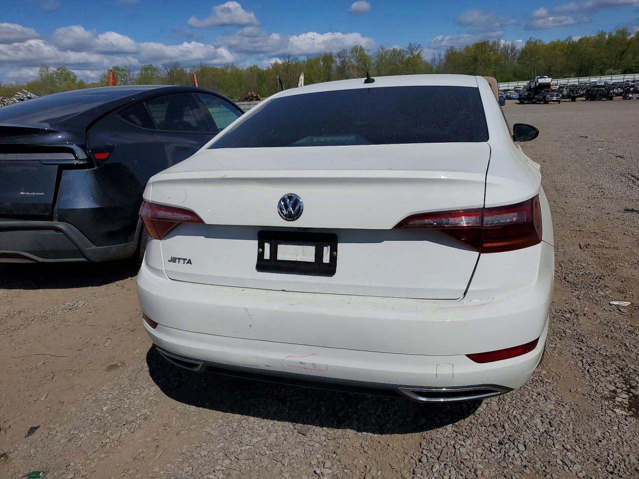 2019 Volkswagen Jetta S Белый vin: 3VWC57BU7KM094219