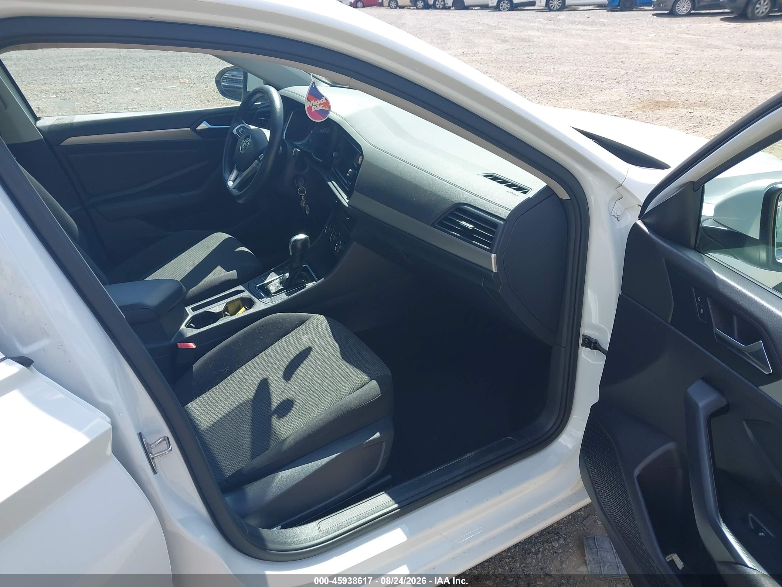 2019 Volkswagen Jetta 1.4t R-line/1.4t S/1.4t Se White vin: 3VWC57BU7KM207778