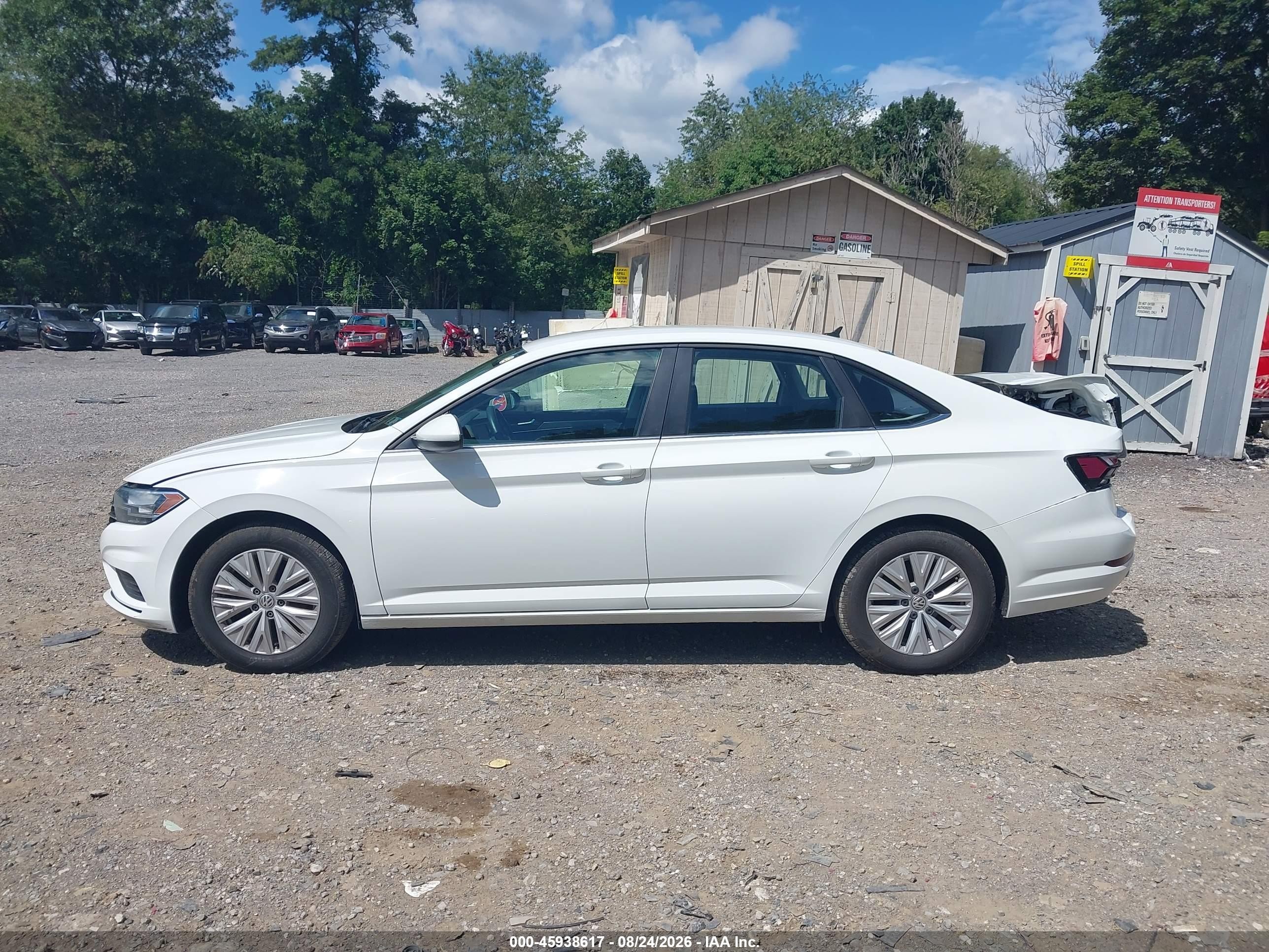 2019 Volkswagen Jetta 1.4t R-line/1.4t S/1.4t Se White vin: 3VWC57BU7KM207778