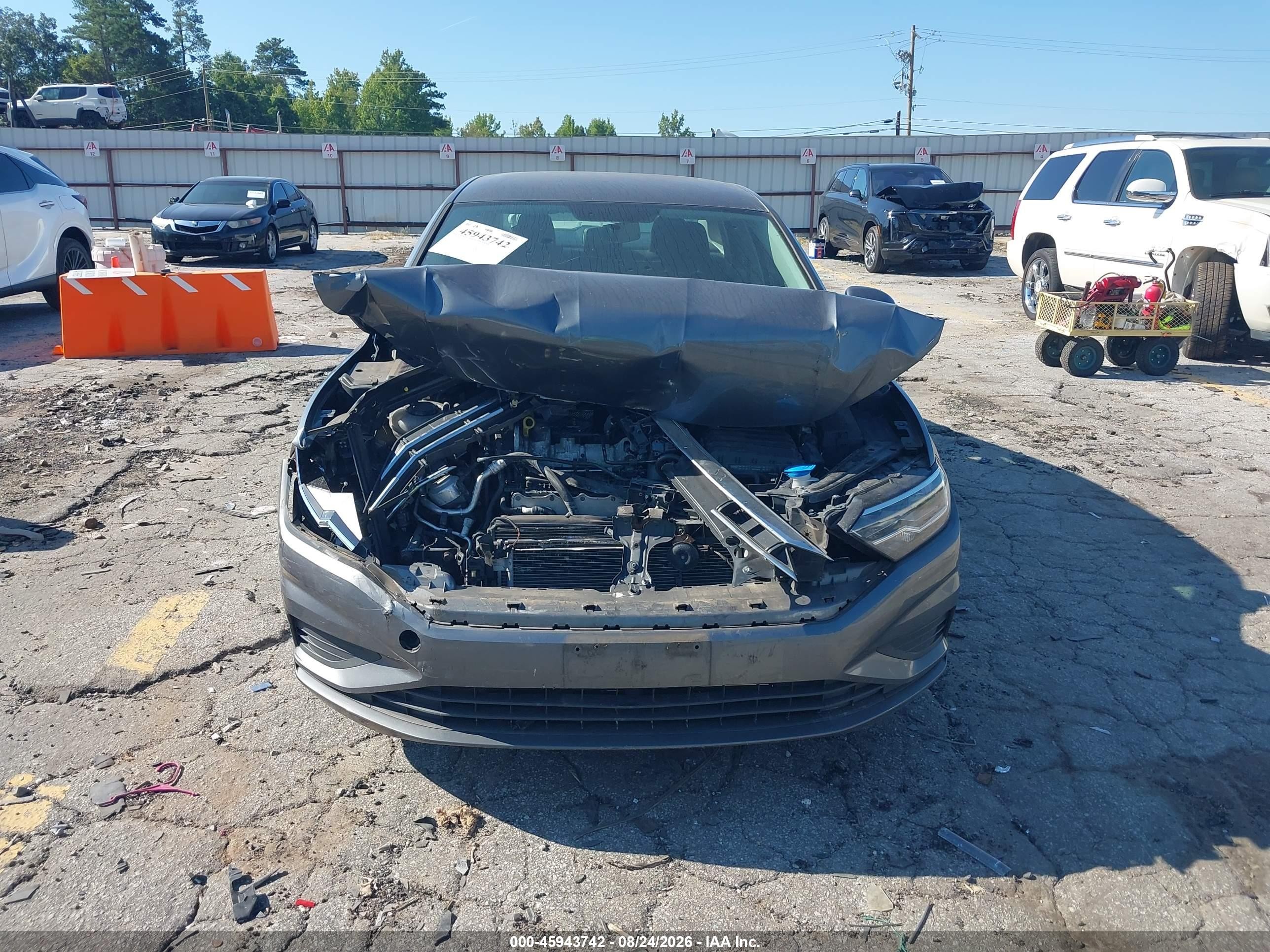 2019 Volkswagen Jetta 1.4t R-line/1.4t S/1.4t Se Gray vin: 3VWC57BU8KM087229