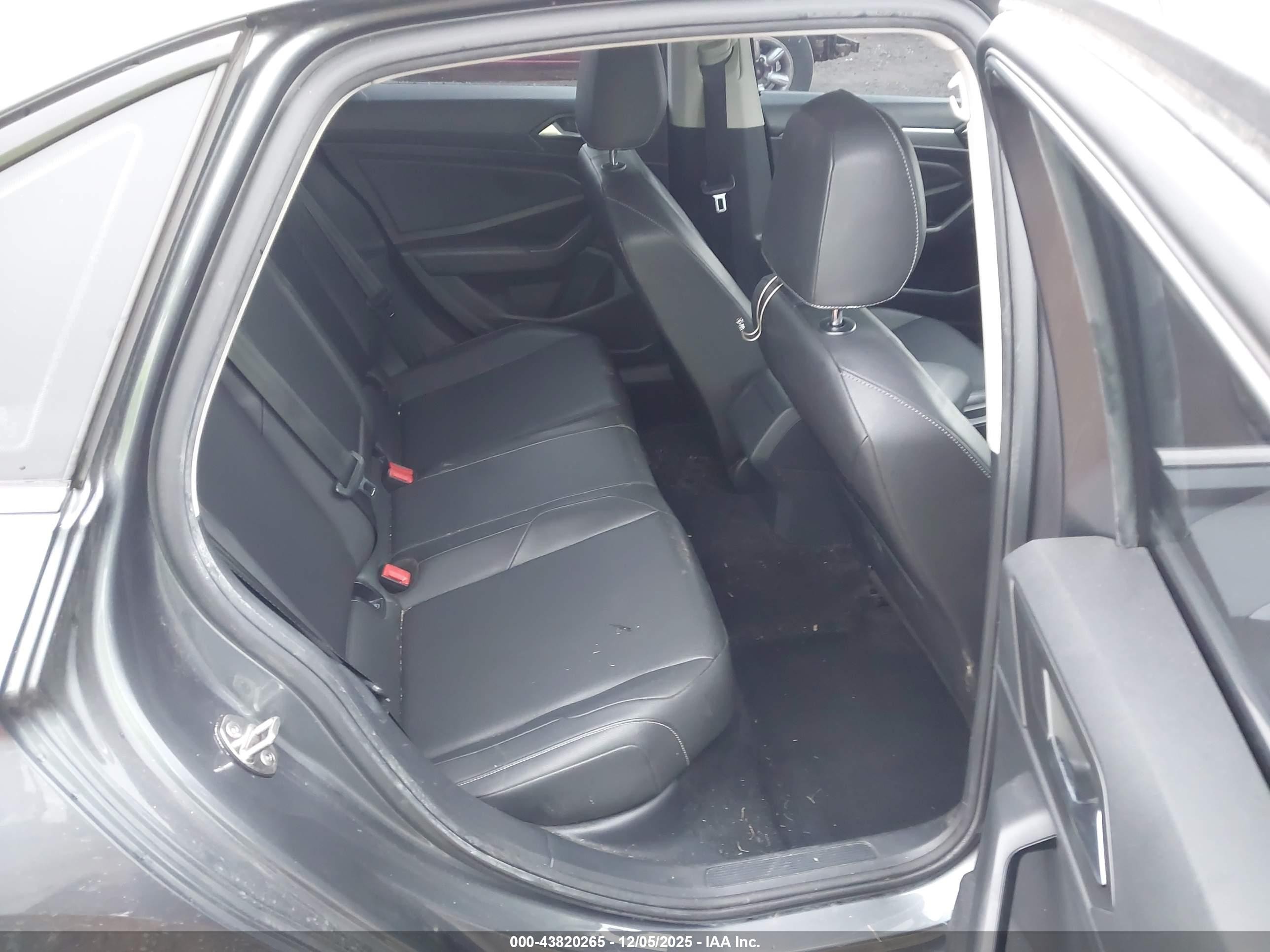 2019 Volkswagen Jetta 1.4t R-line/1.4t S/1.4t Se Gray vin: 3VWC57BU8KM192935