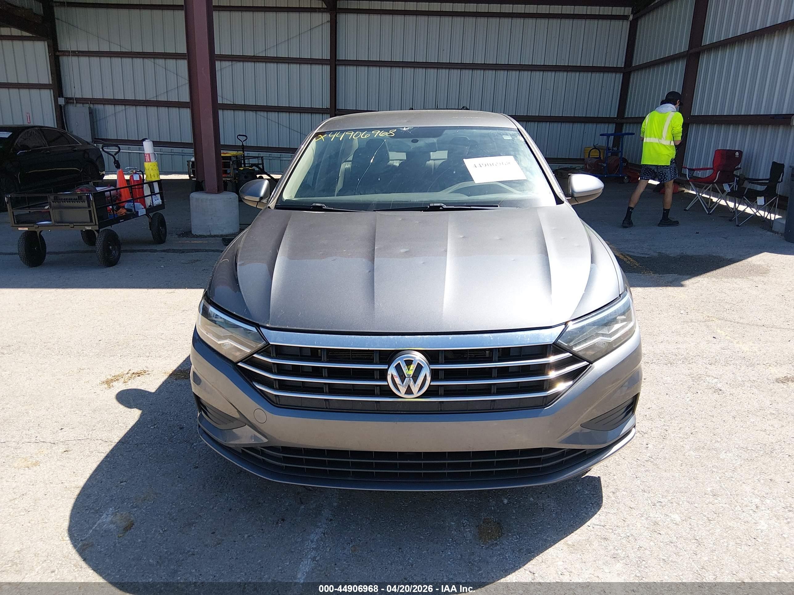 2019 Volkswagen Jetta 1.4t R-line/1.4t S/1.4t Se Gray vin: 3VWC57BU9KM031431