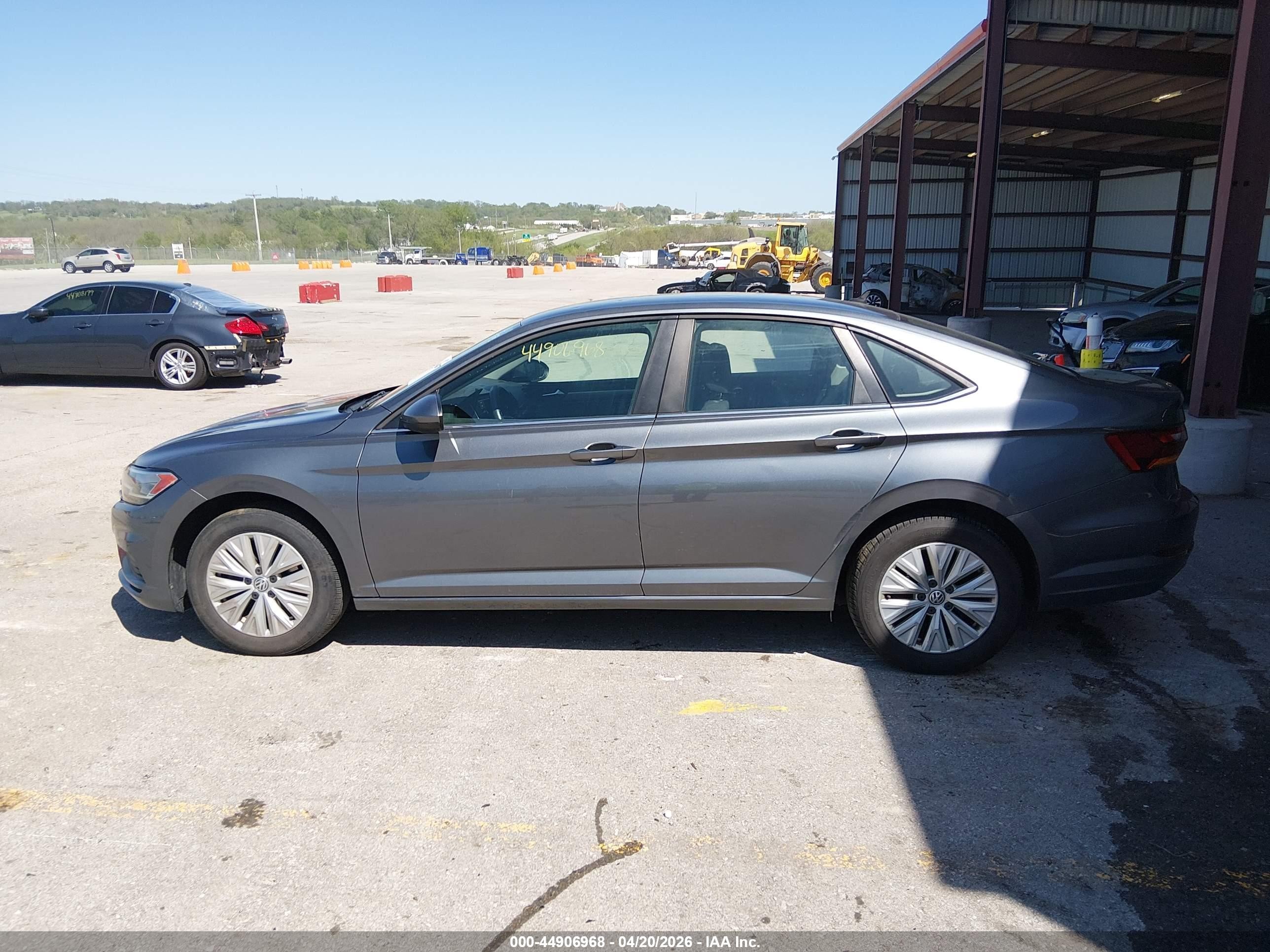 2019 Volkswagen Jetta 1.4t R-line/1.4t S/1.4t Se Gray vin: 3VWC57BU9KM031431