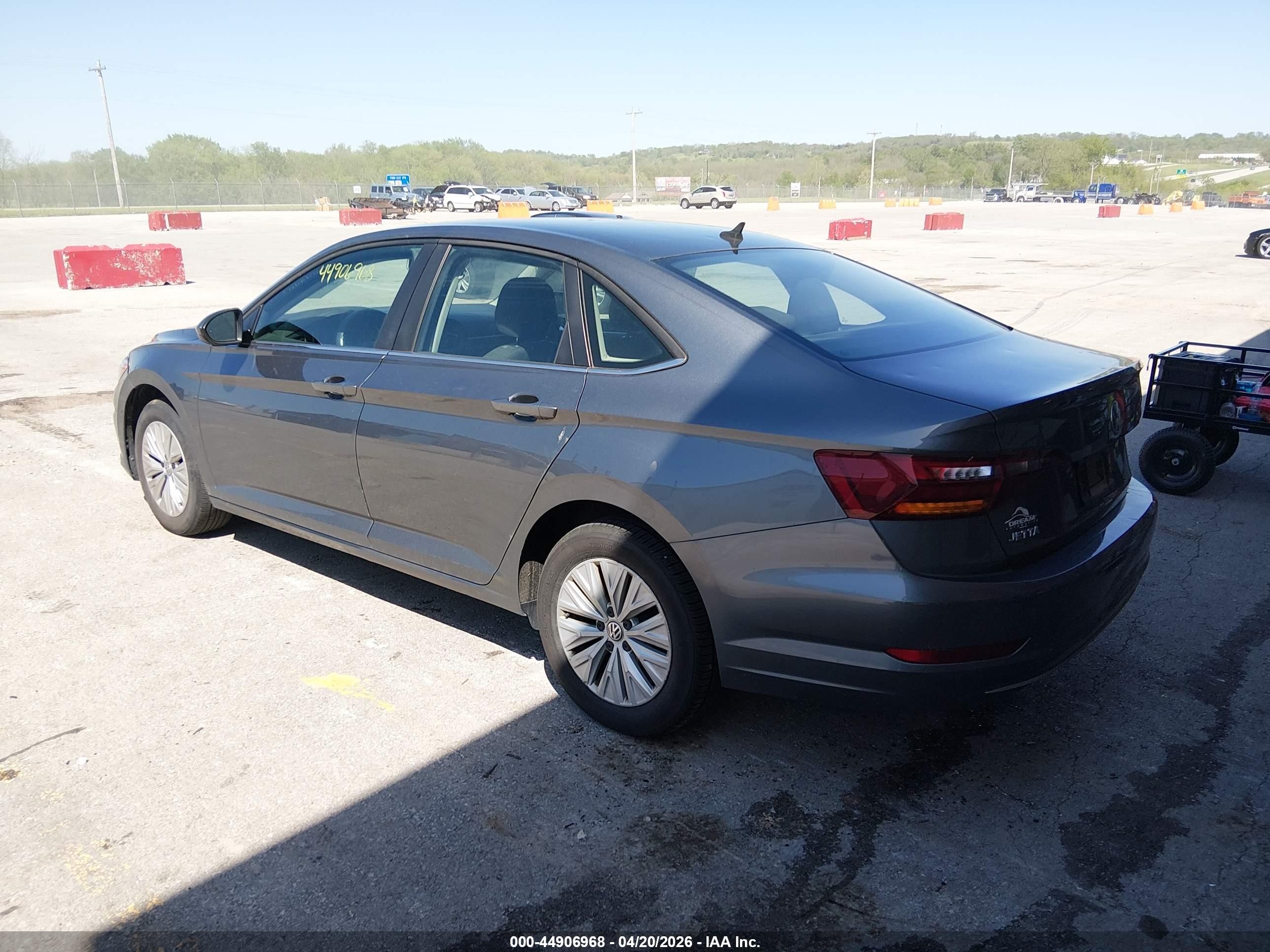 2019 Volkswagen Jetta 1.4t R-line/1.4t S/1.4t Se Gray vin: 3VWC57BU9KM031431