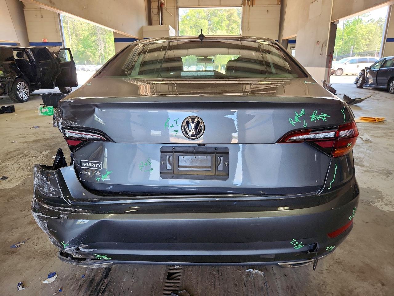 2019 Volkswagen Jetta S Gray vin: 3VWC57BUXKM090827