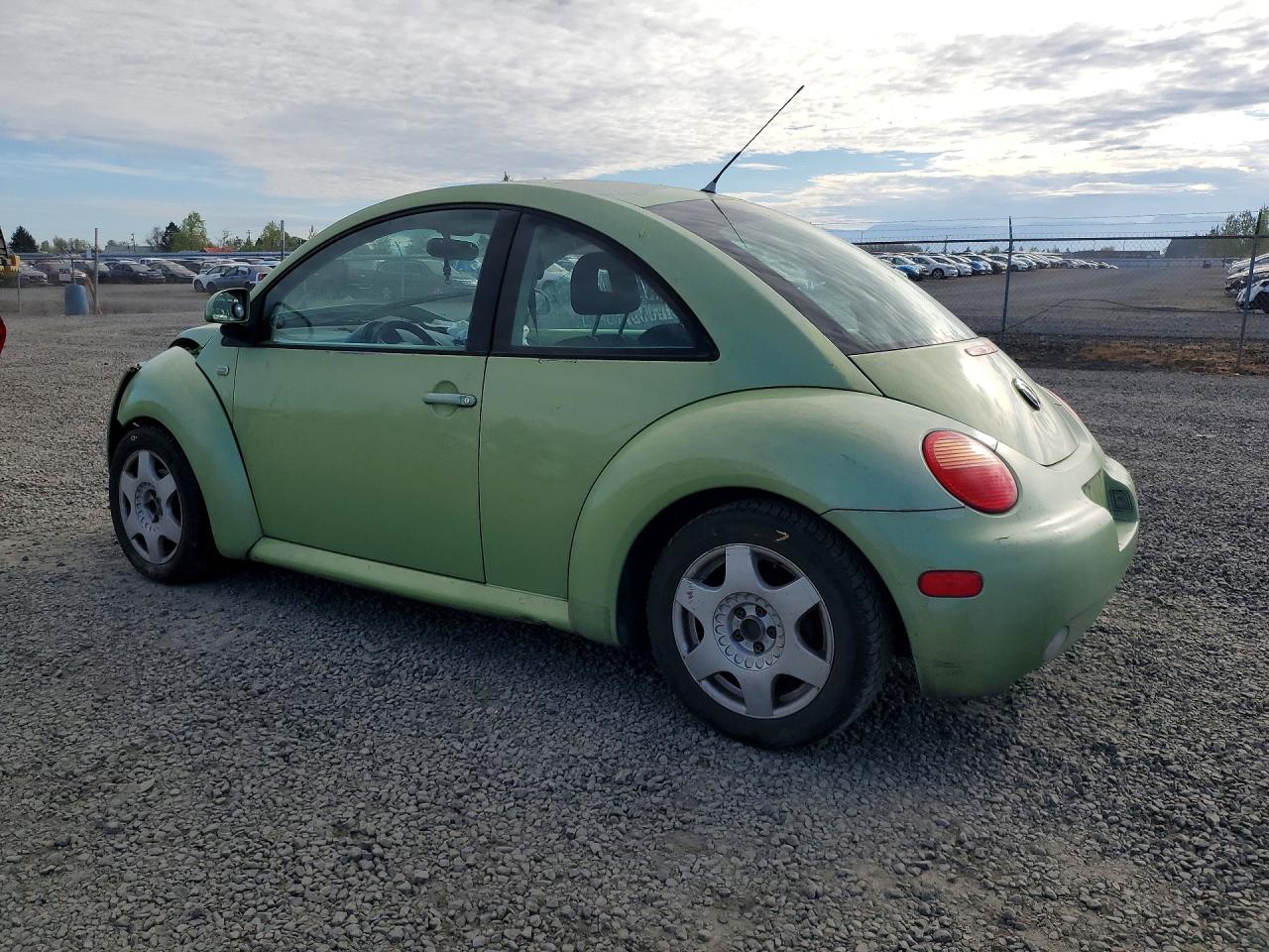 1999 Volkswagen New Beetle Gls Green vin: 3VWCA21C1XM425729