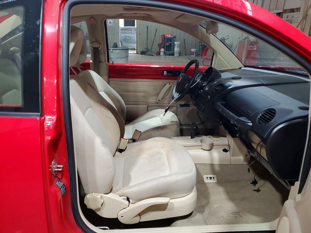 2000 Volkswagen New Beetle Gls Red vin: 3VWCA21C1YM486340