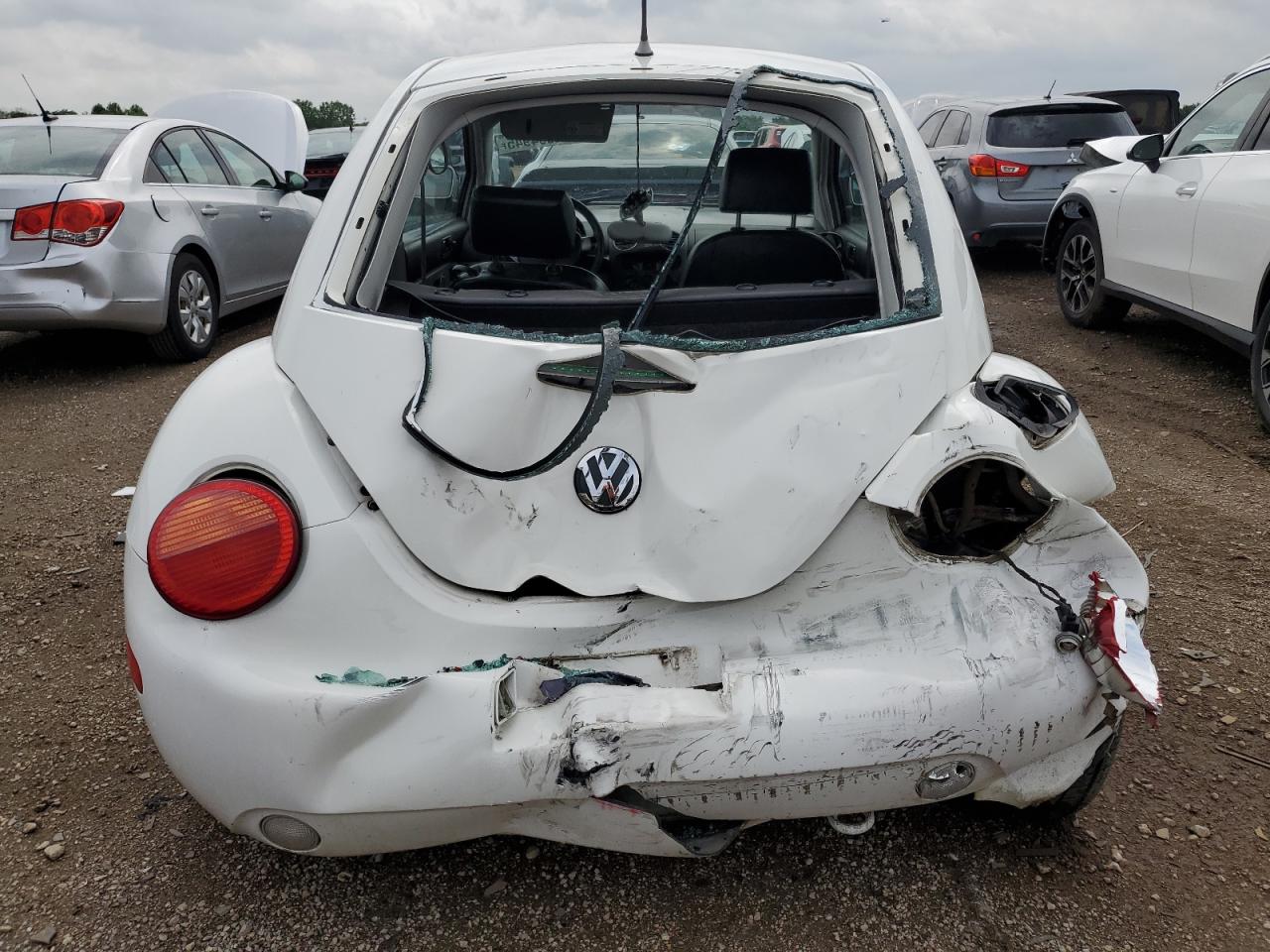 1999 Volkswagen New Beetle Gls White vin: 3VWCA21C2XM409992