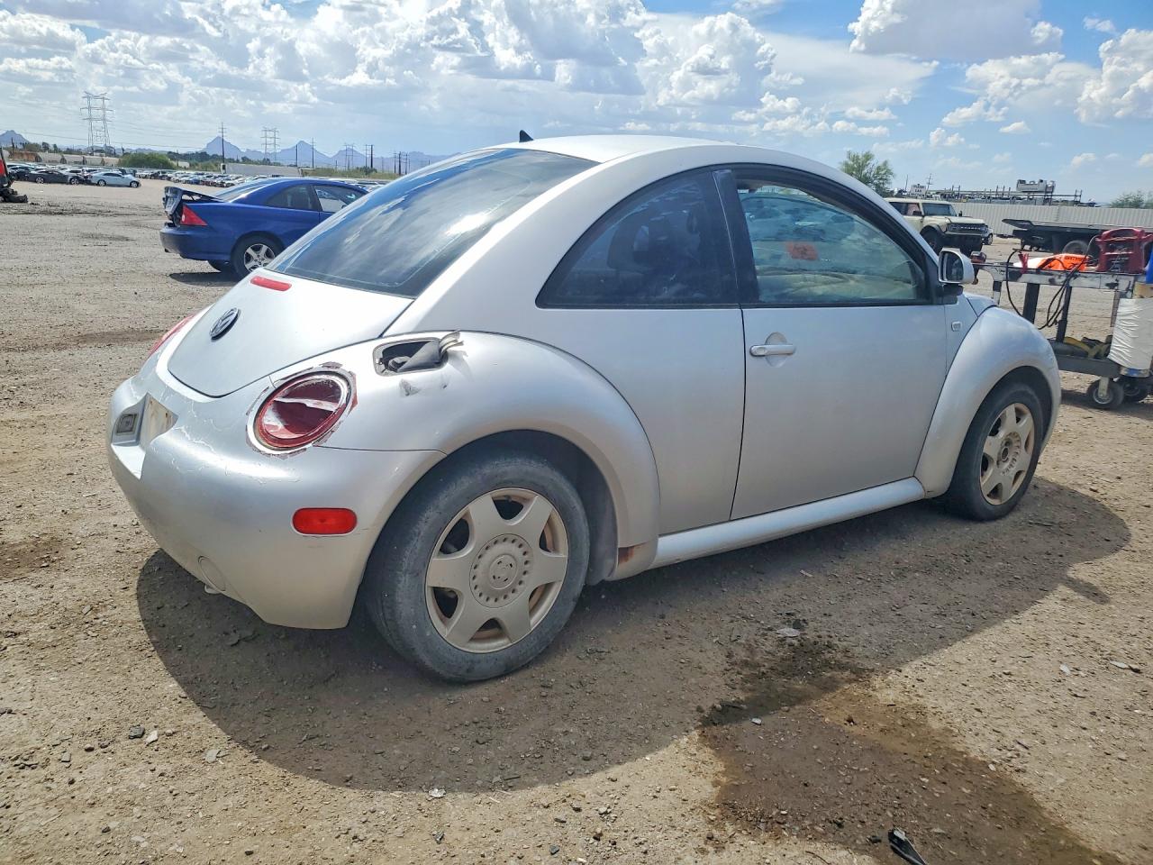 2000 Volkswagen New Beetle Gls Silver vin: 3VWCA21C2YM459969