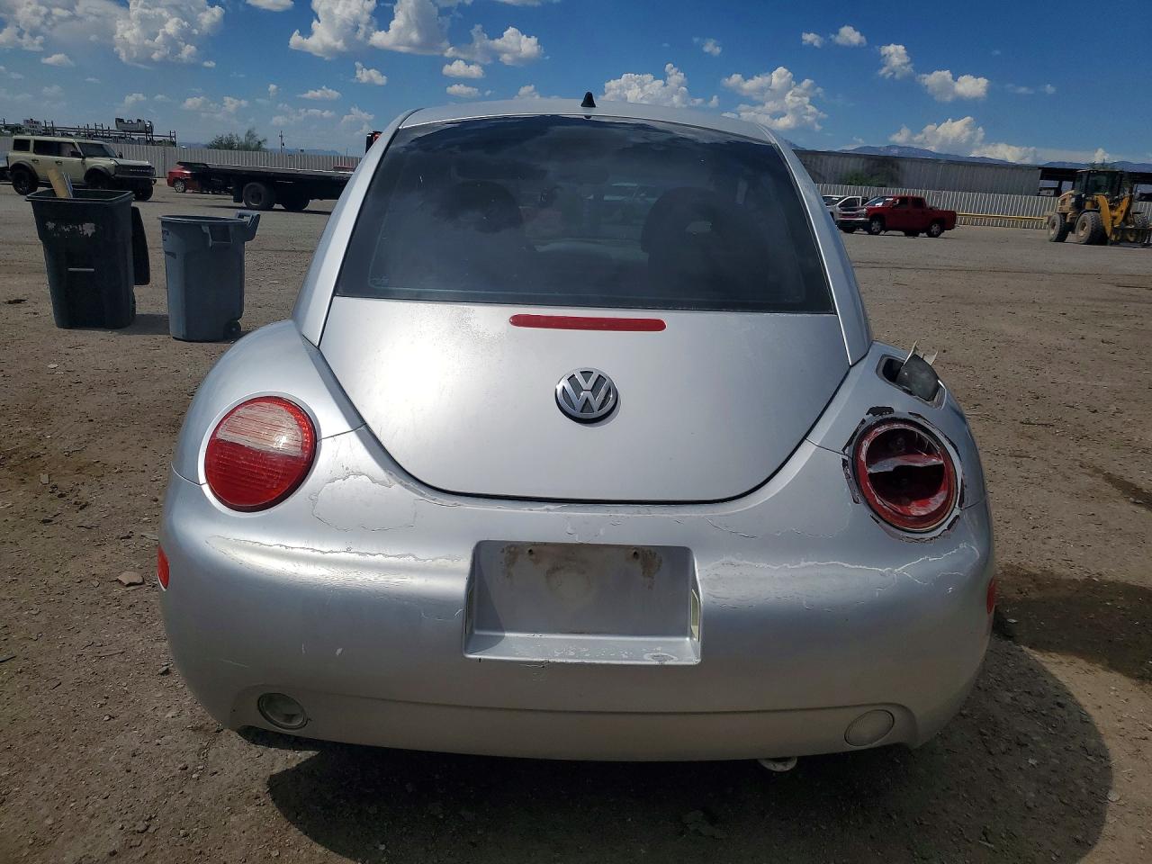 2000 Volkswagen New Beetle Gls Silver vin: 3VWCA21C2YM459969